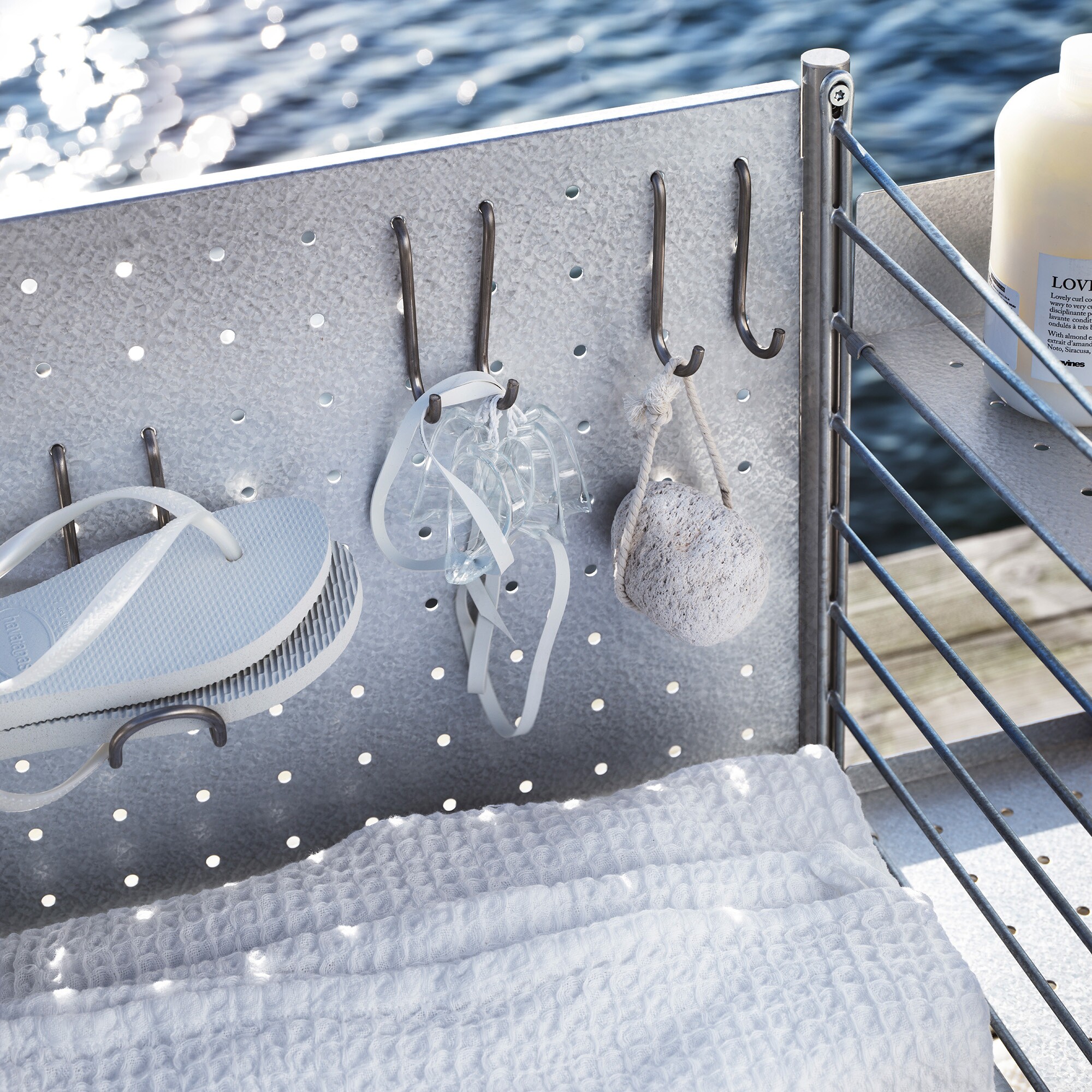 String System Outdoor Vertical Hook Set of 4