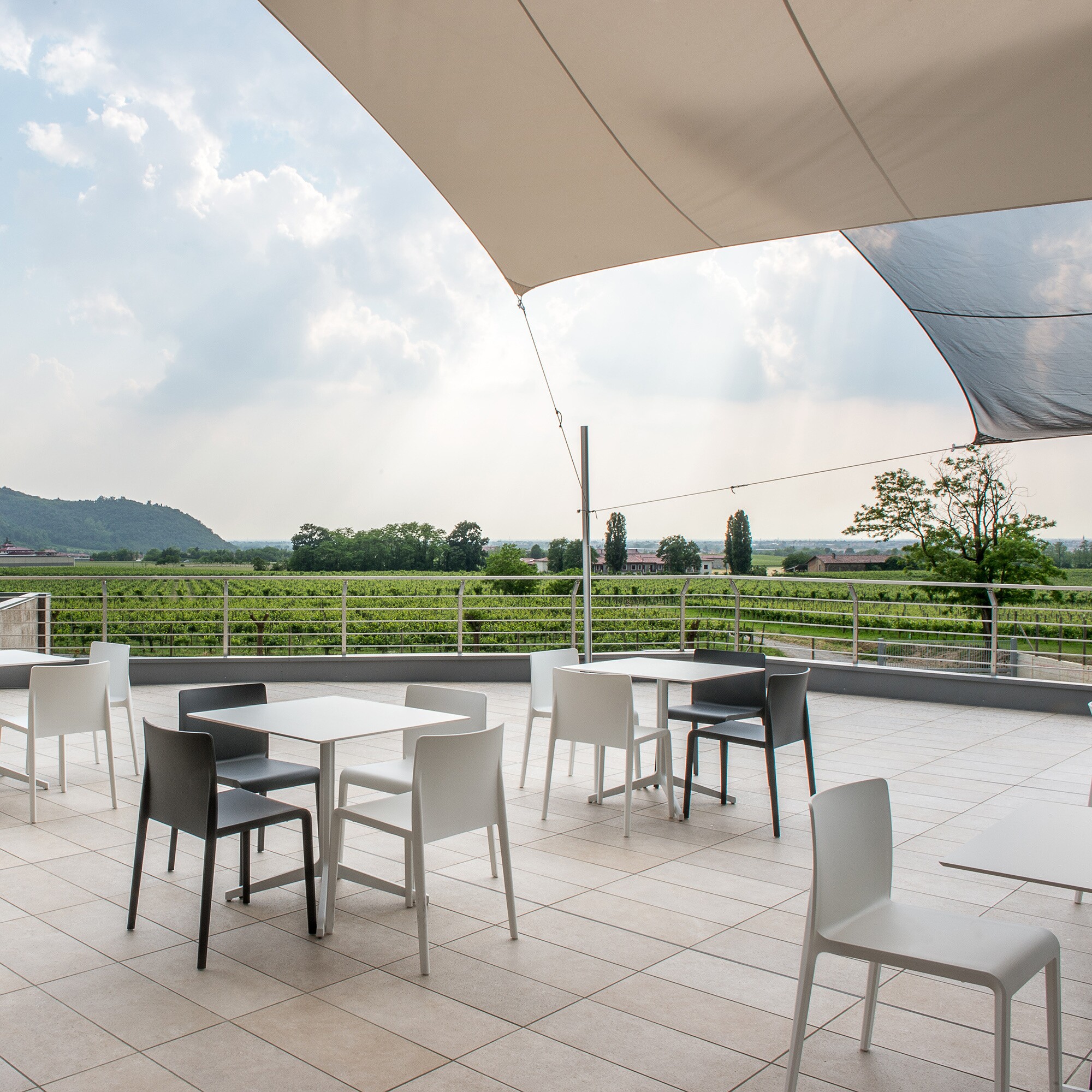 Volt 670 Garden Chair Set of 4