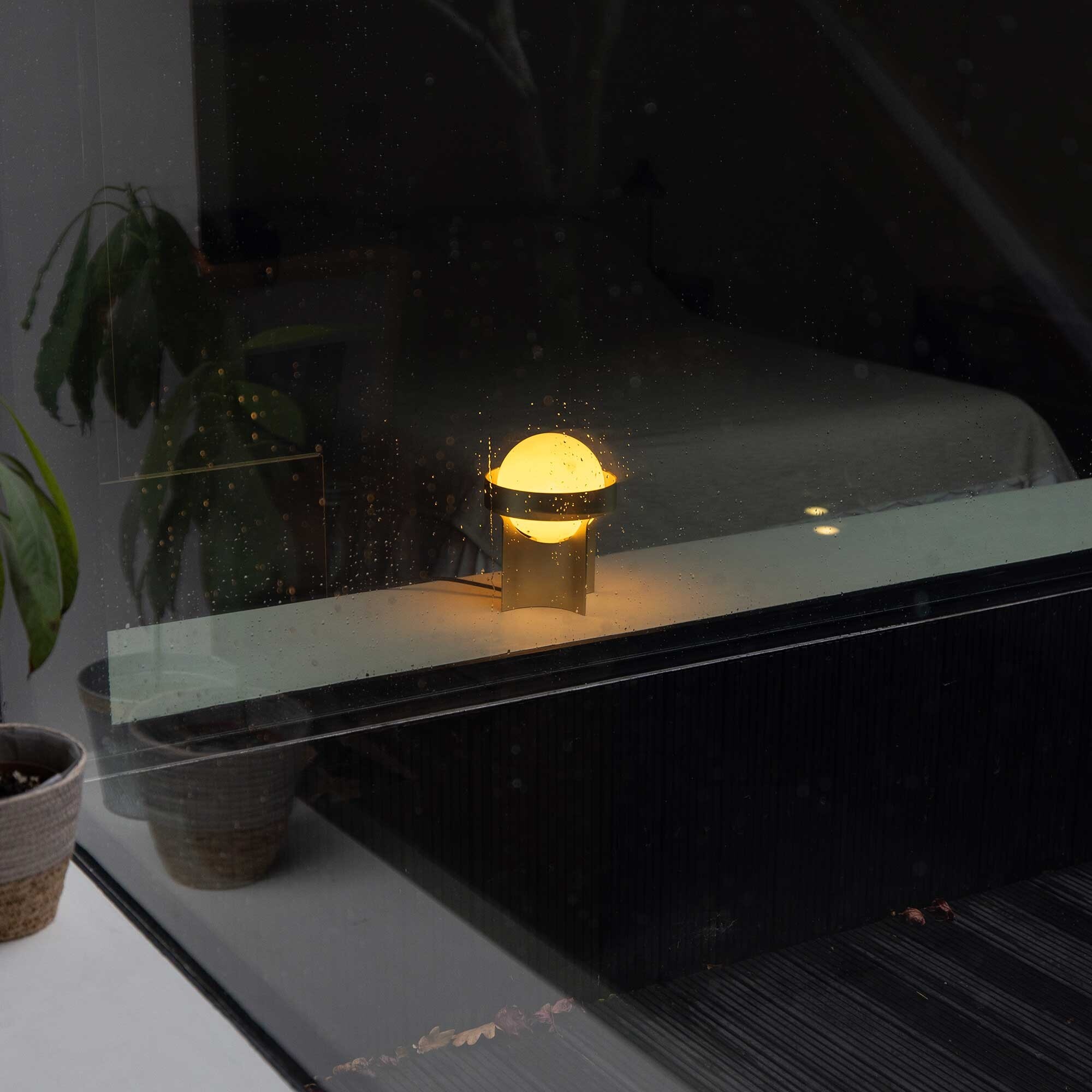 Loop Table Lamp L + Sphere IV