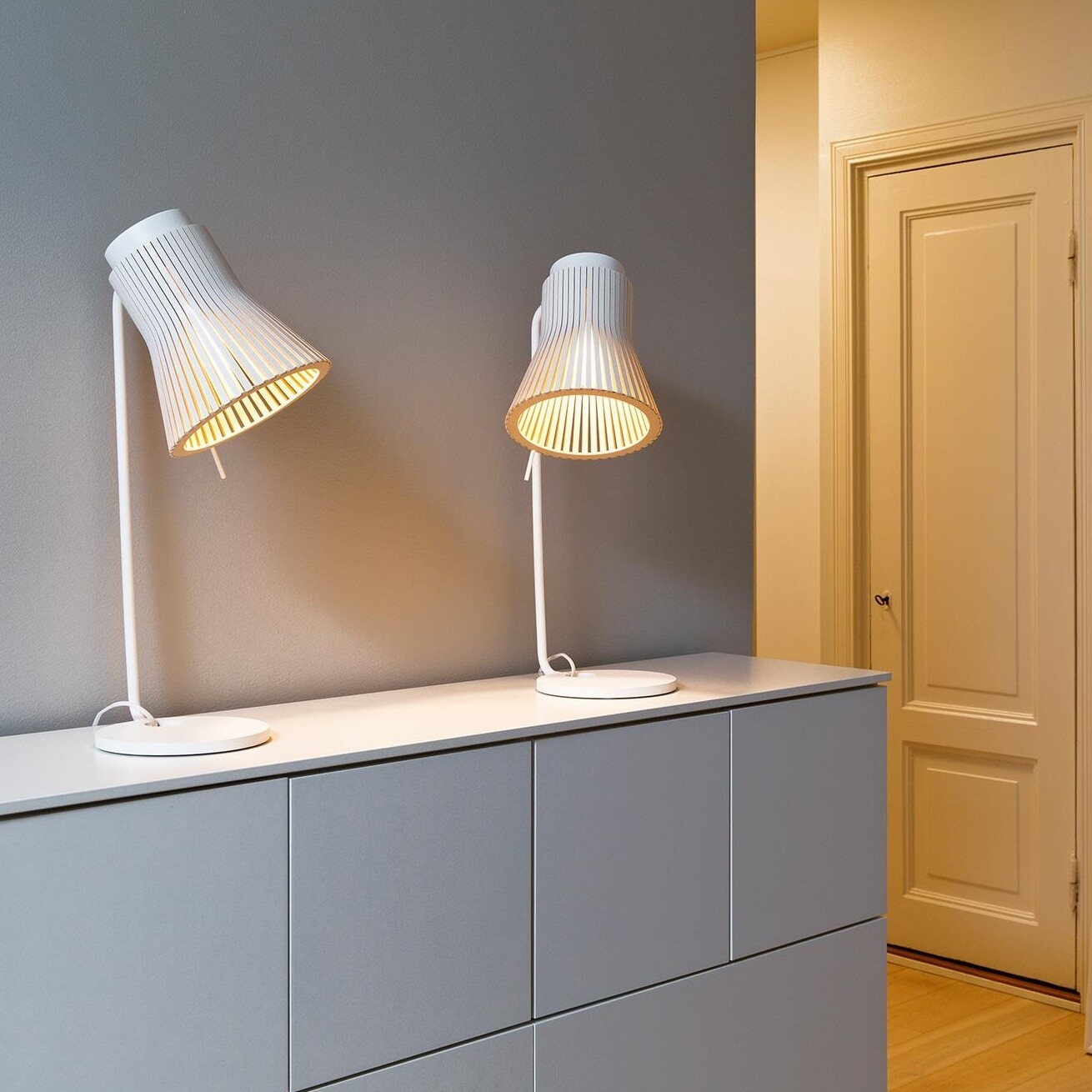 Petite 4620 Table Lamp