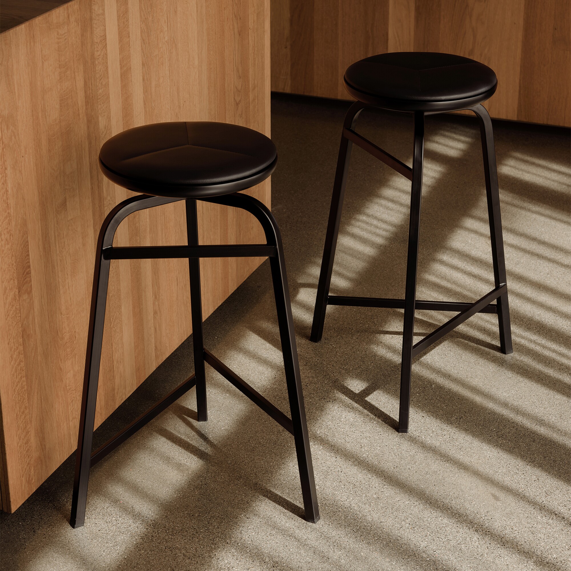 Treble Barstool Seat Surface Leather 65cm