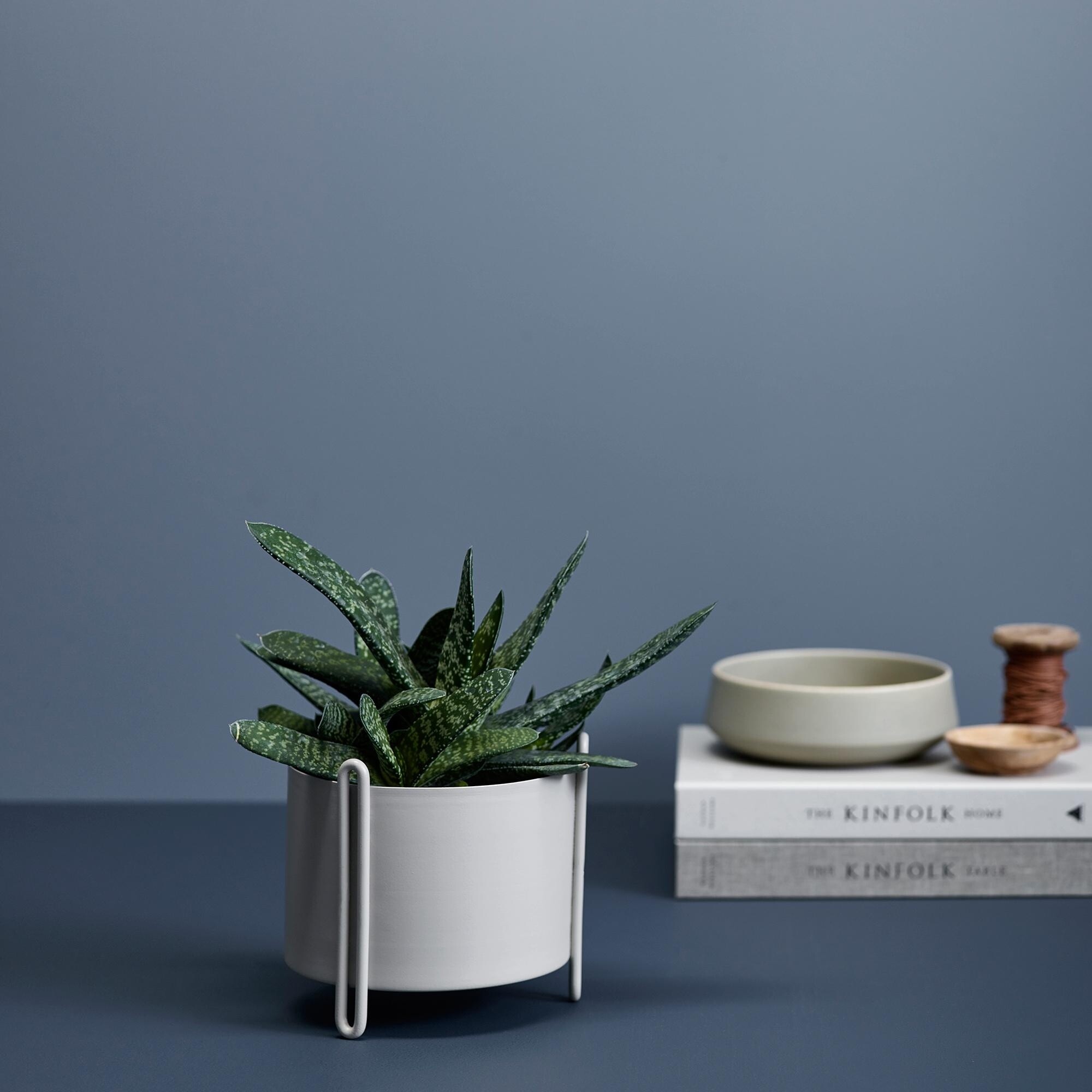 Pidestall Flowerpot M