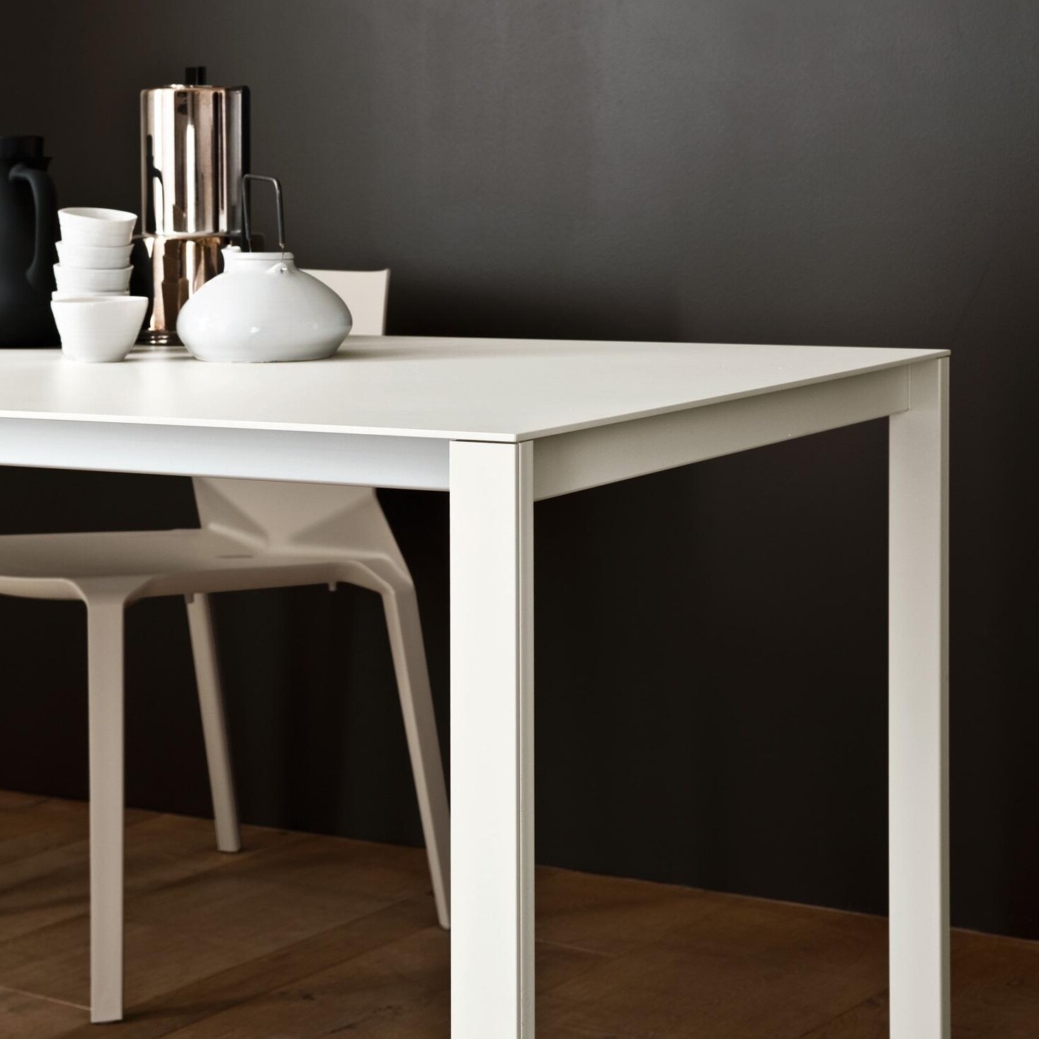 Thin-K Longo Aluminium Table
