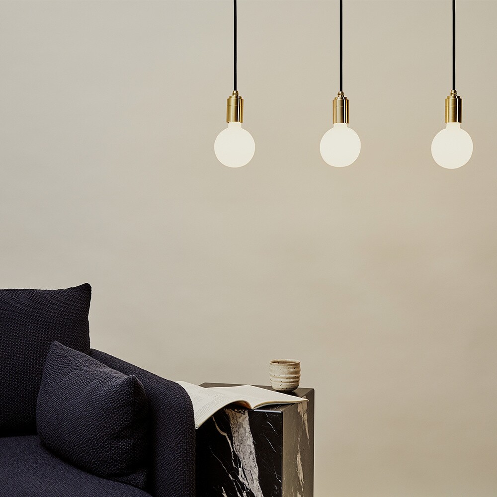 Sphere III LED E27 GLOBE 360° 7W =} 48W Dim To Warm