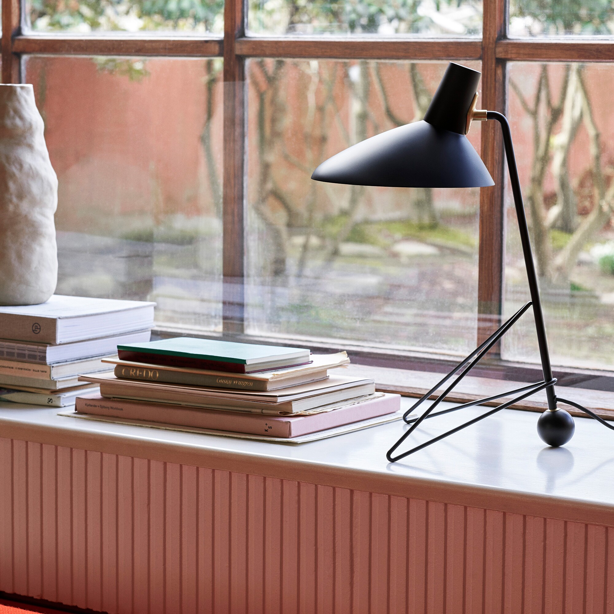 Tripod HM9 Table Lamp