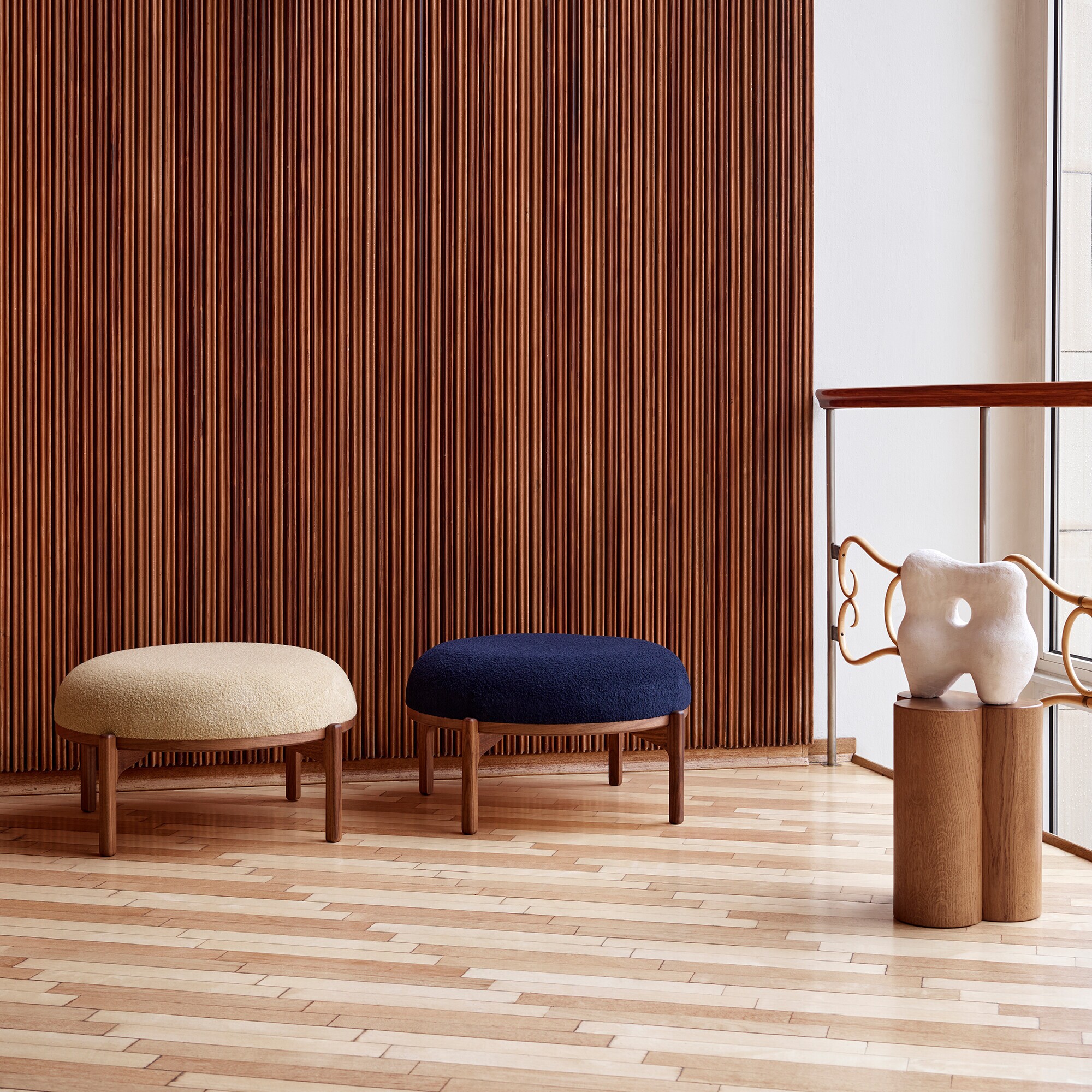 RF1903F Sideways Footstool