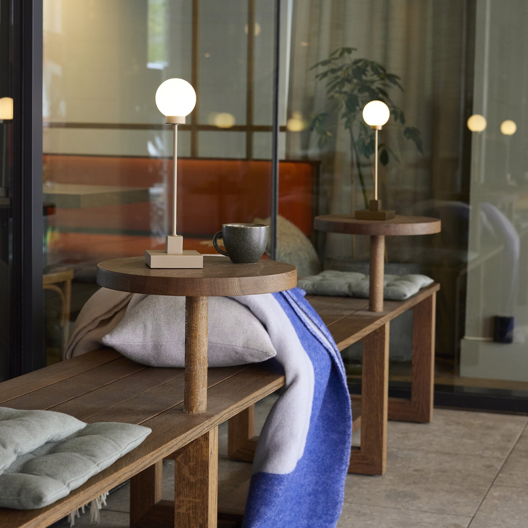 Snowball LED Table Lamp with Battery