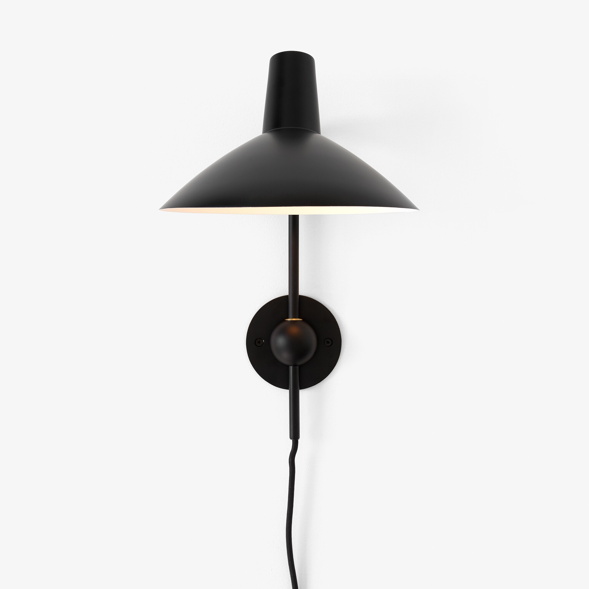 Tripod HM12 Wall Lamp