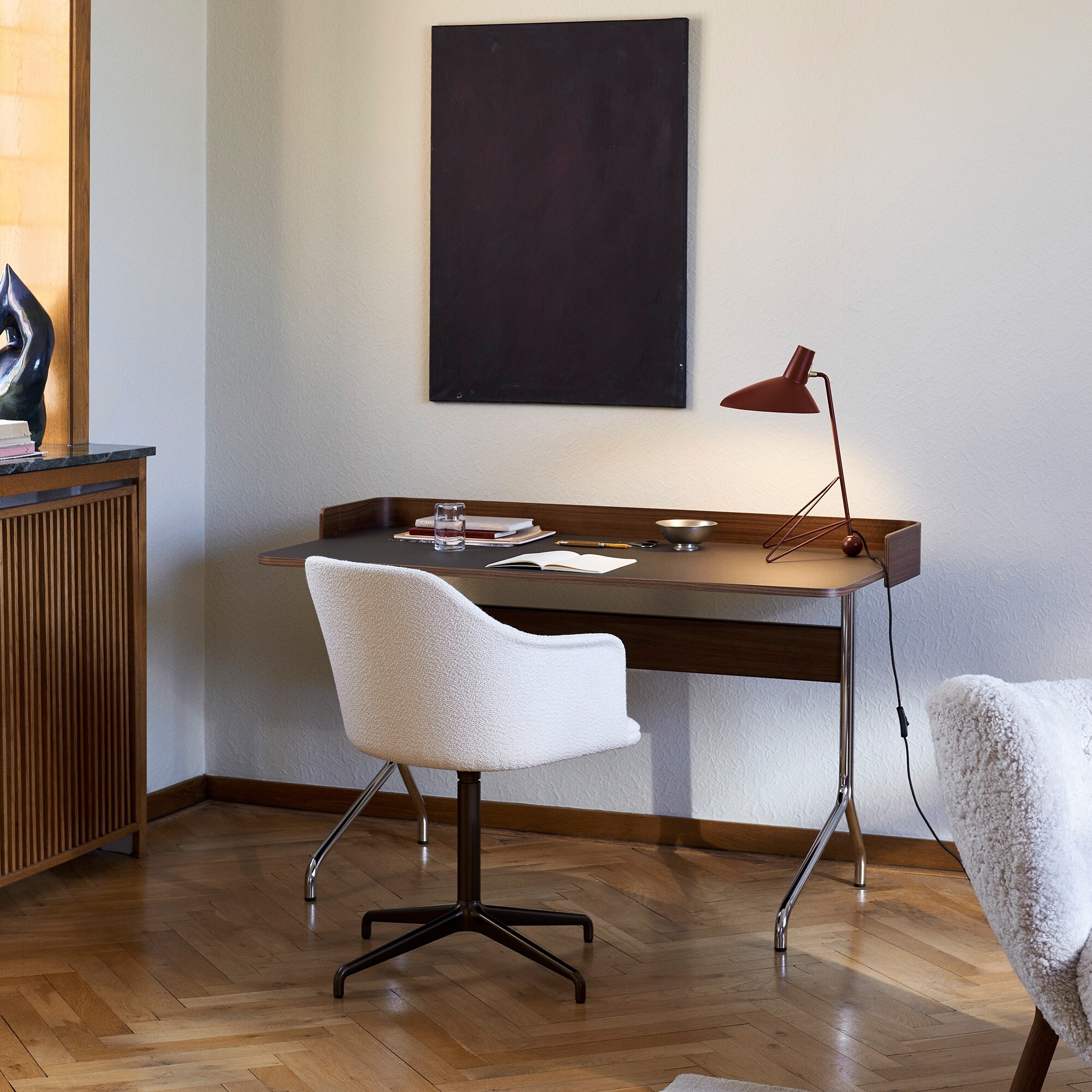 Pavilion AV17 Desk Frame Chrome