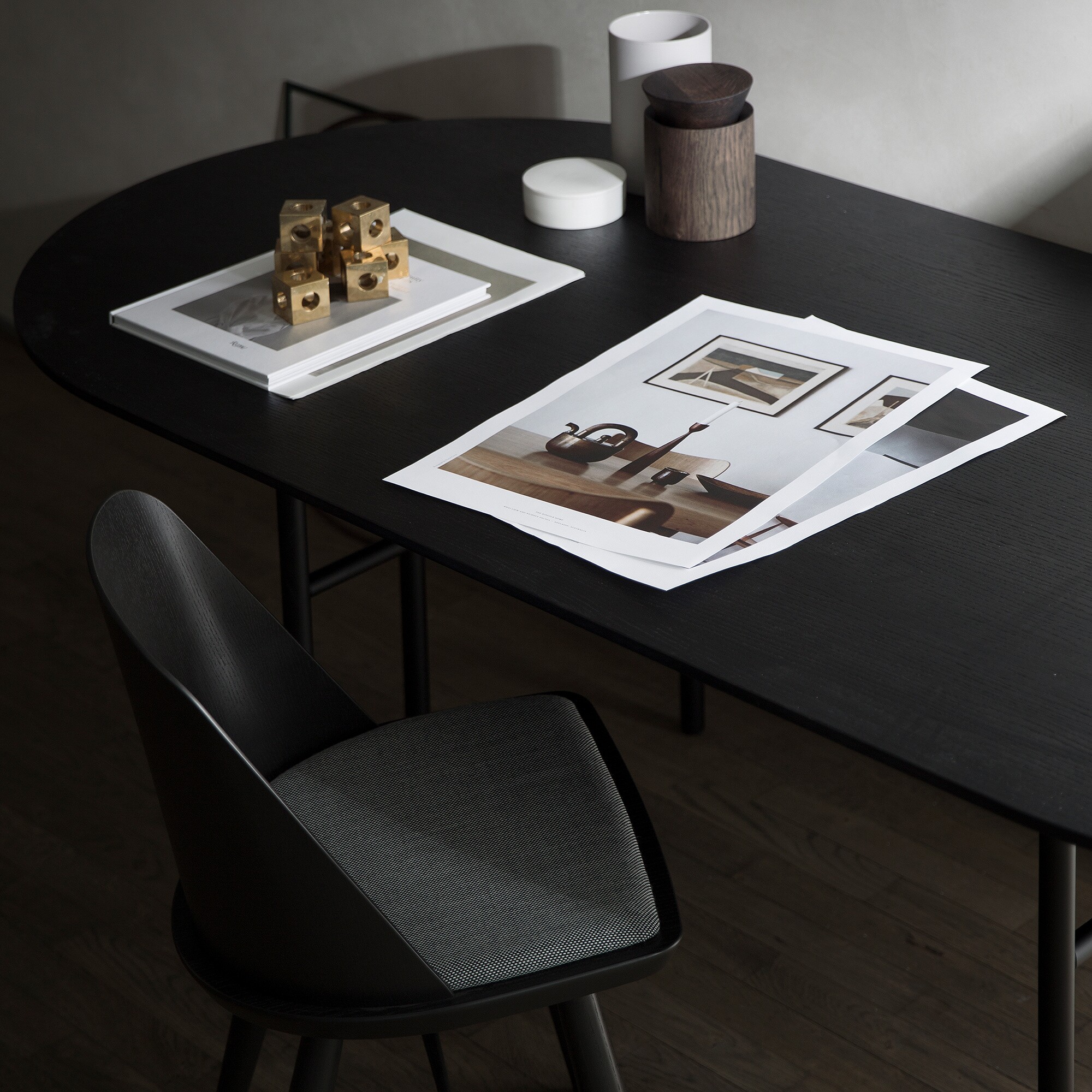 Snaregade Dining Table Oval