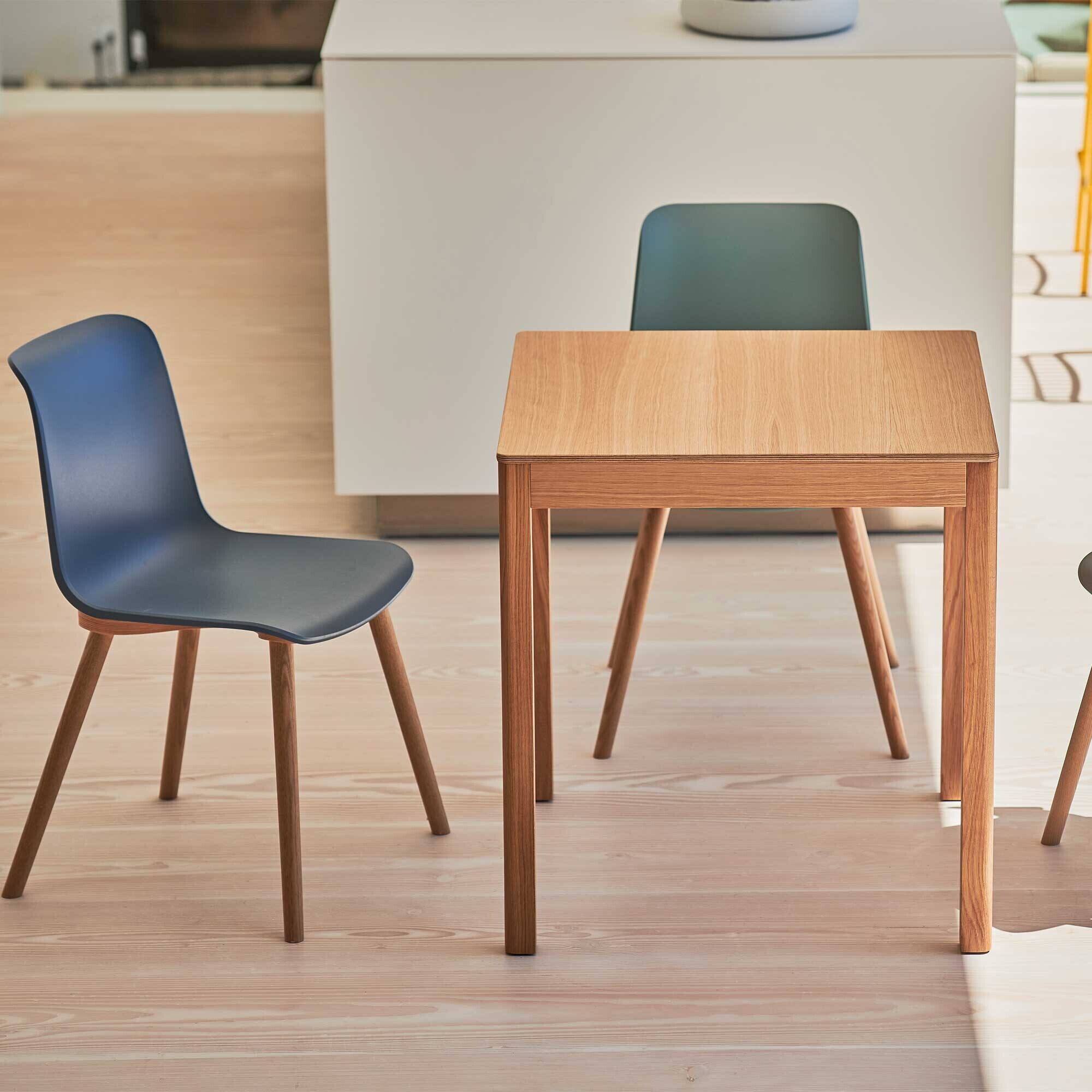 Schäl Table 70x70cm