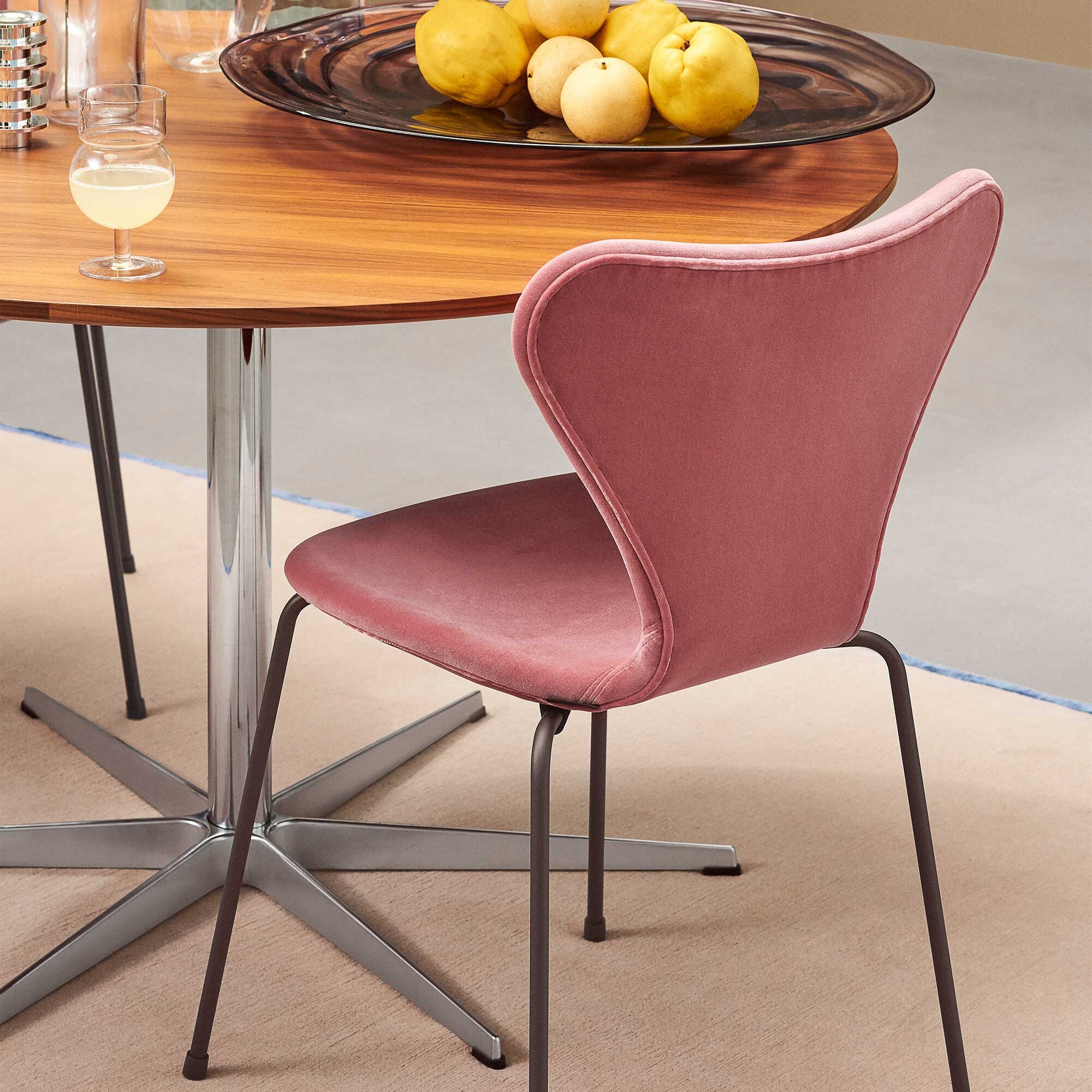 Serie 7™ Chair Velvet