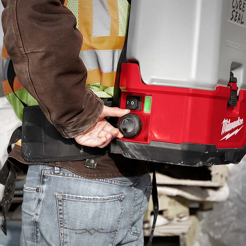 MILWAUKEE 18V 15L Switch Tank Backpack Concrete Sprayer w/ Powered Base Skin M18BPFPCCS0