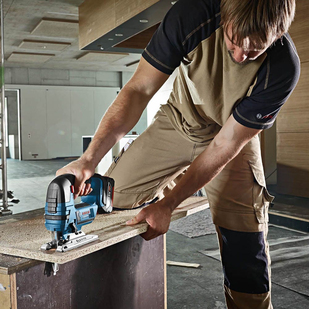 BOSCH 18V Cordless Jigsaw GST 18 V-LI B Skin 06015A6100