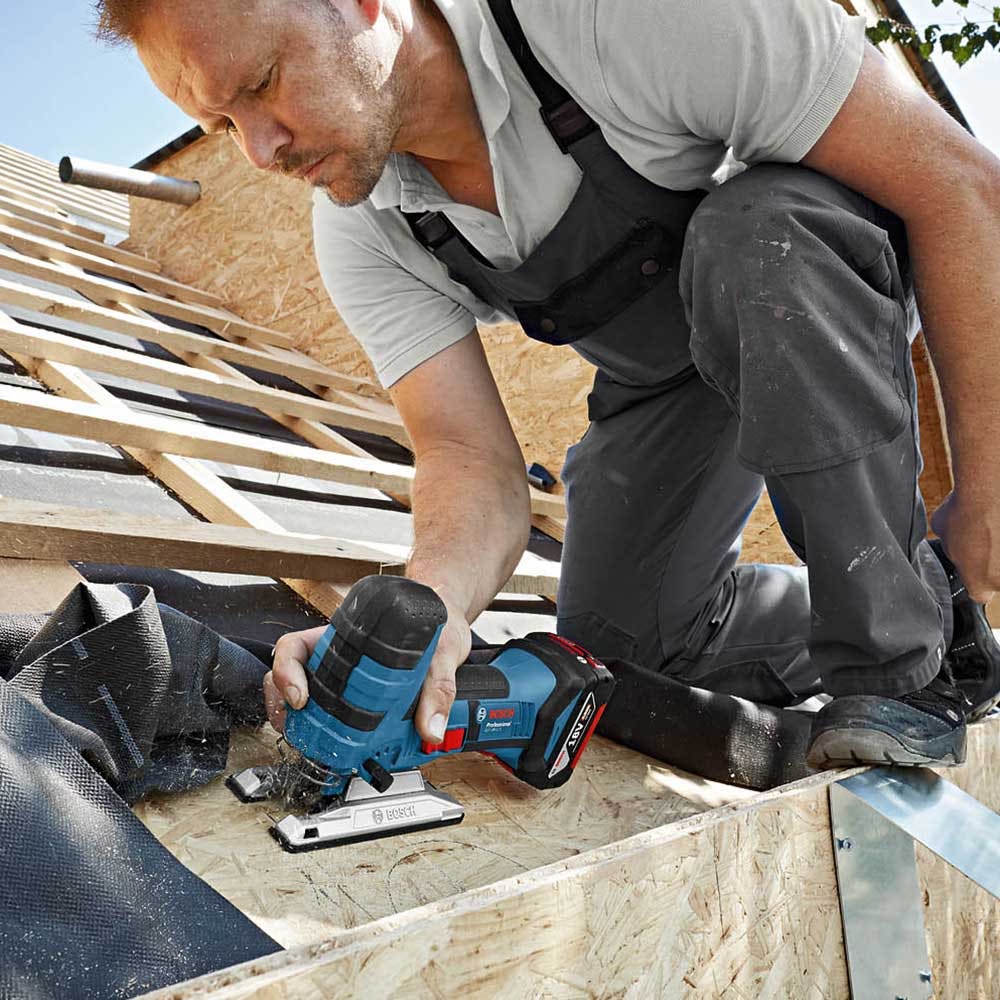 BOSCH 18V Cordless Jigsaw GST 18 V-LI B Skin 06015A6100