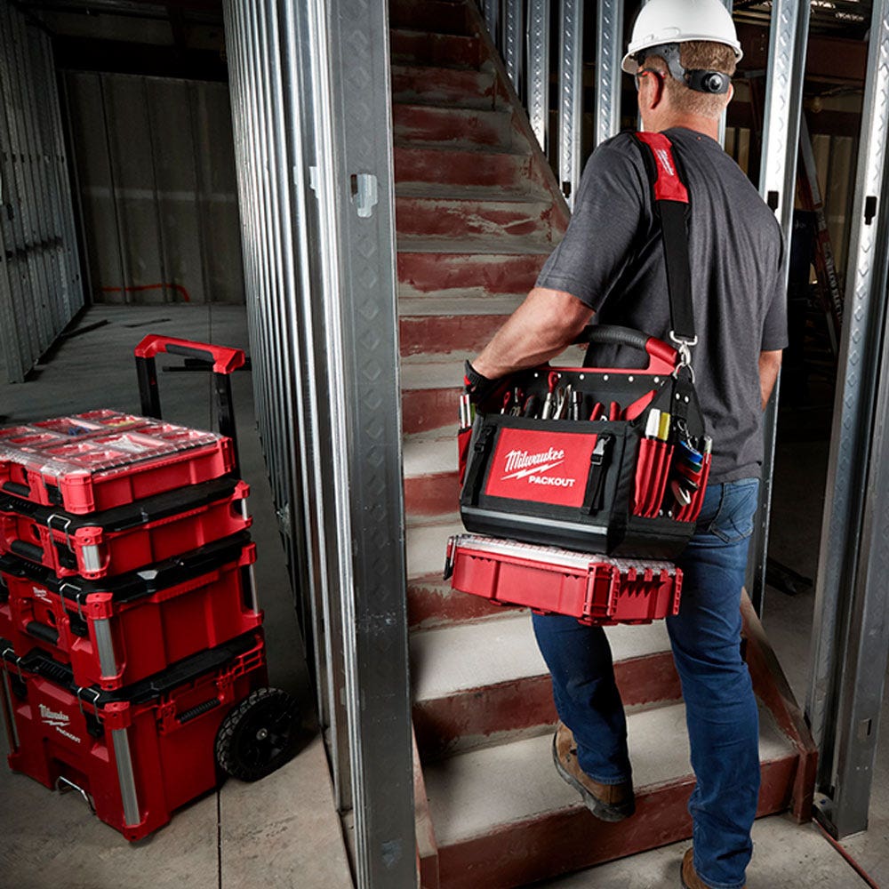 MILWAUKEE PACKOUT™Rolling Tool Box 48228426