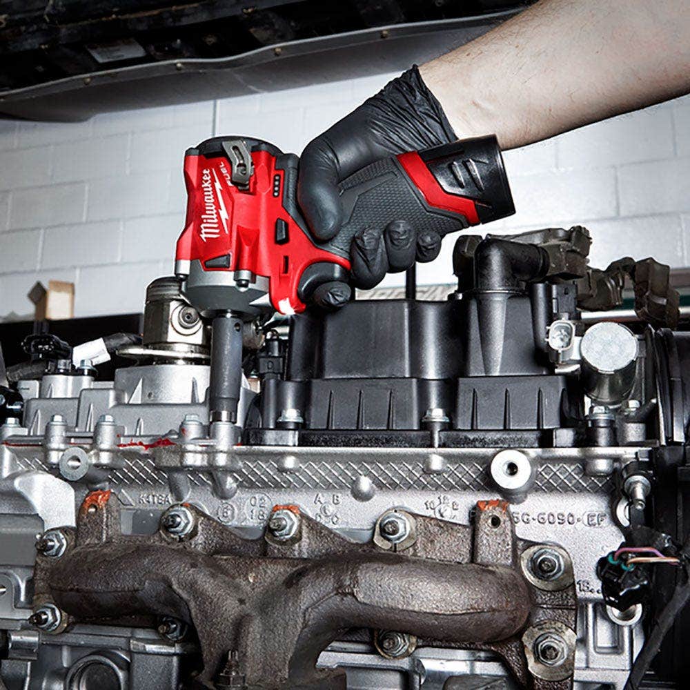 MILWAUKEE 12V FUEL™2 X 2.0AH 3/8" Stubby Impact Wrench Kit M12FIW38-202B