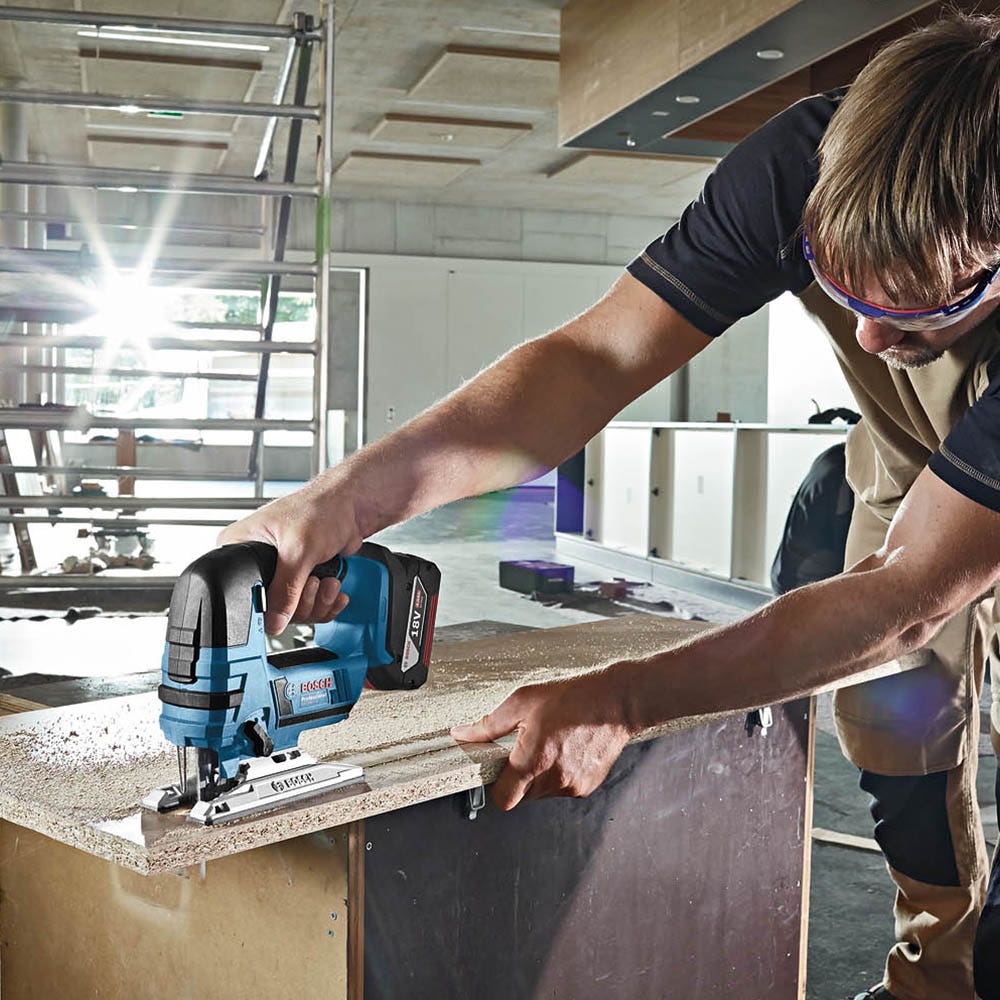 BOSCH 18V Cordless Jigsaw GST 18 V-LI B Skin 06015A6100