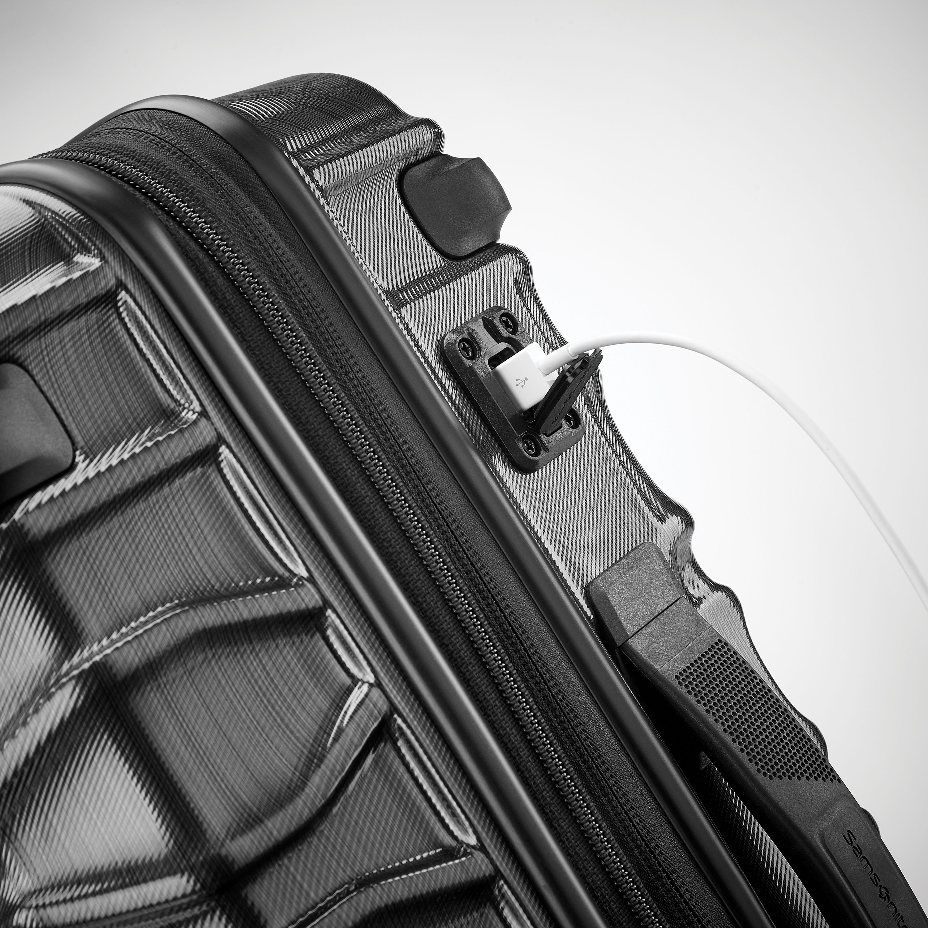 SAMSONITE STRYDE 2 22X14X9 CARRY-ON GLIDER