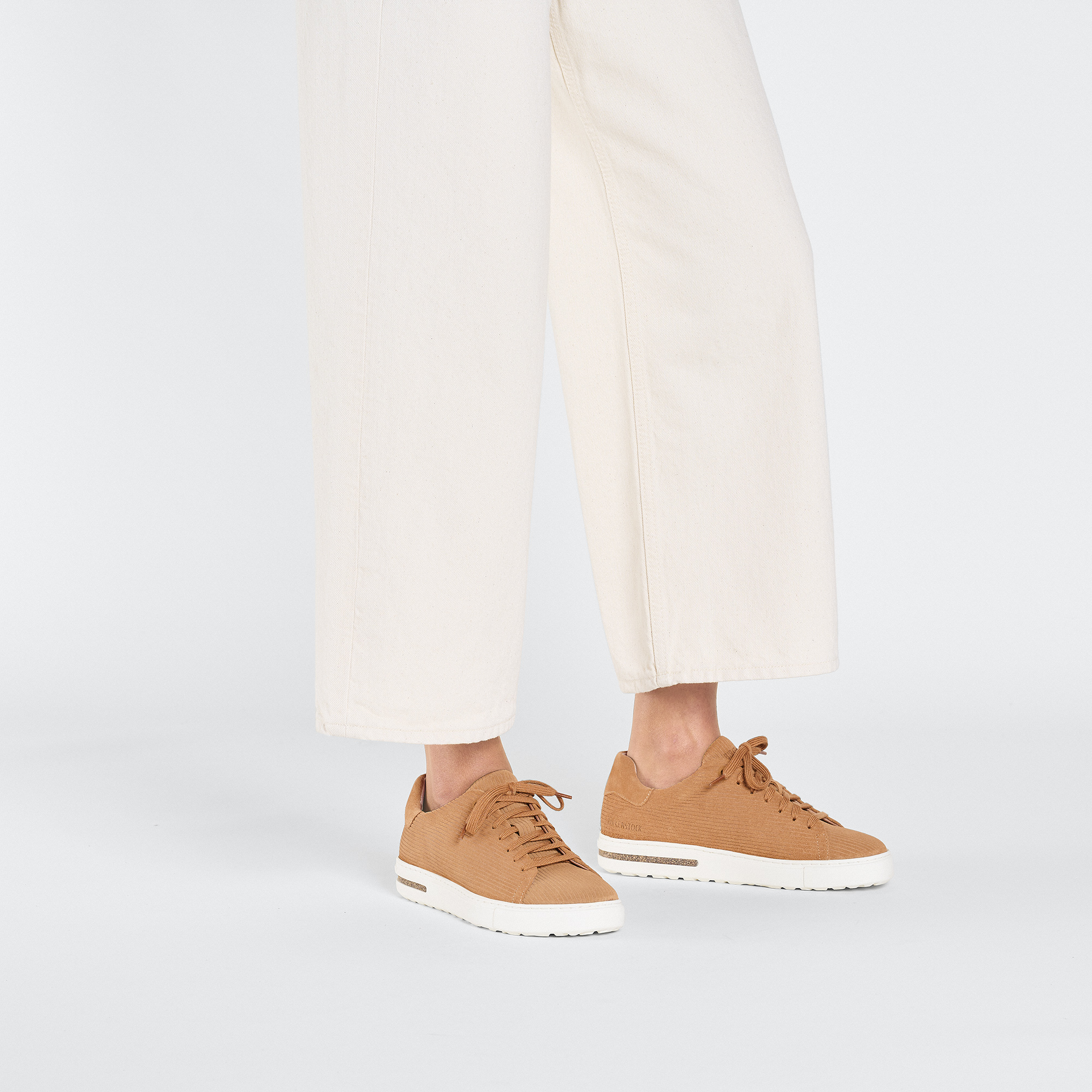 Bend Low Suede Embossed