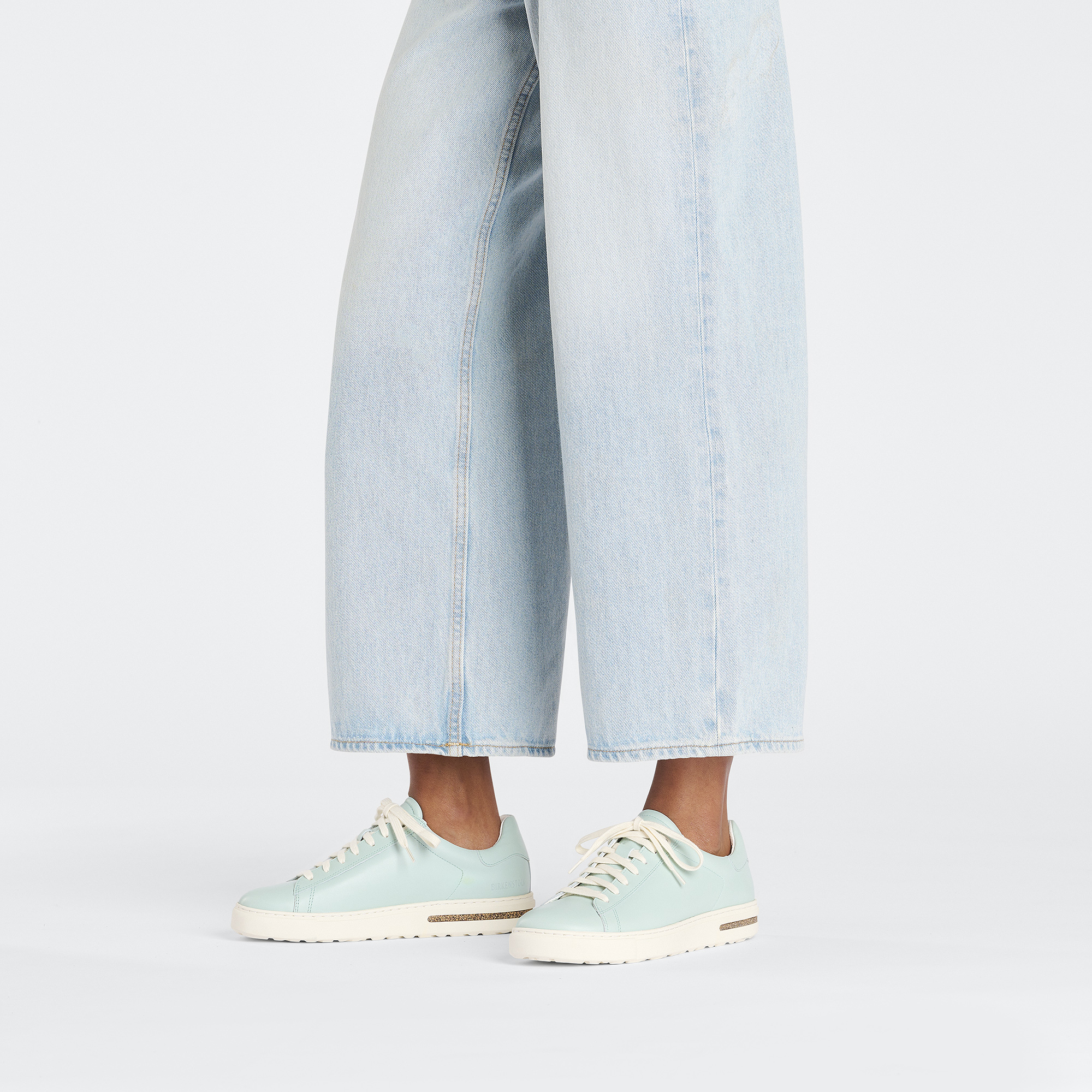 Bend Low Leather