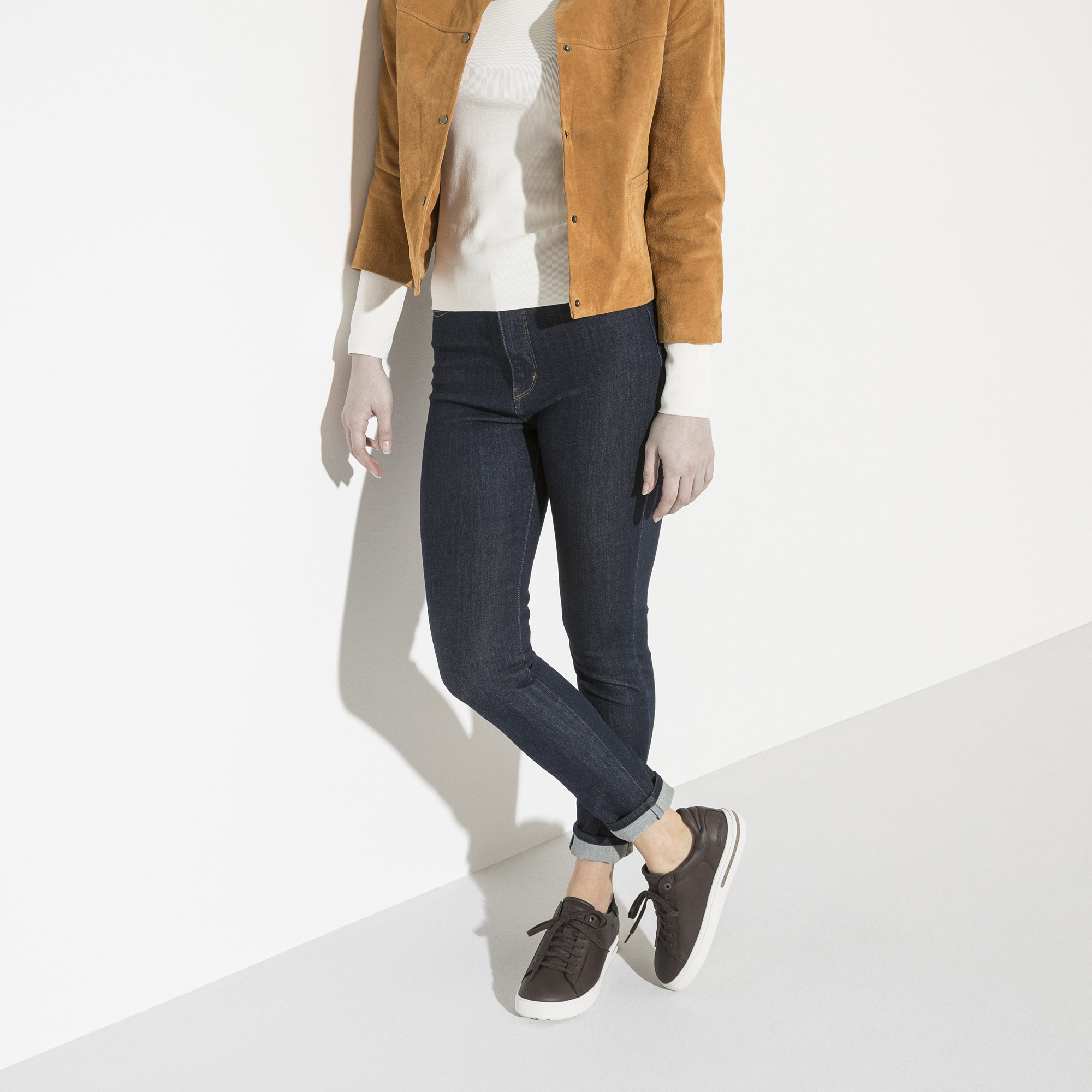 Bend Low Leather