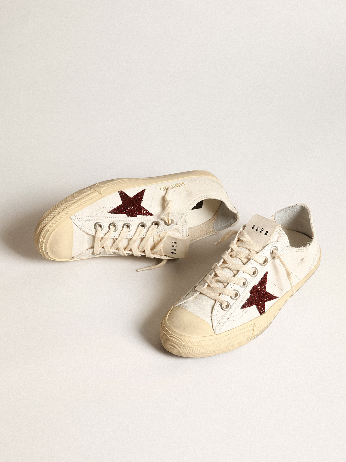 Women's V-Star in white nappa with red glitter star| Golden Goose