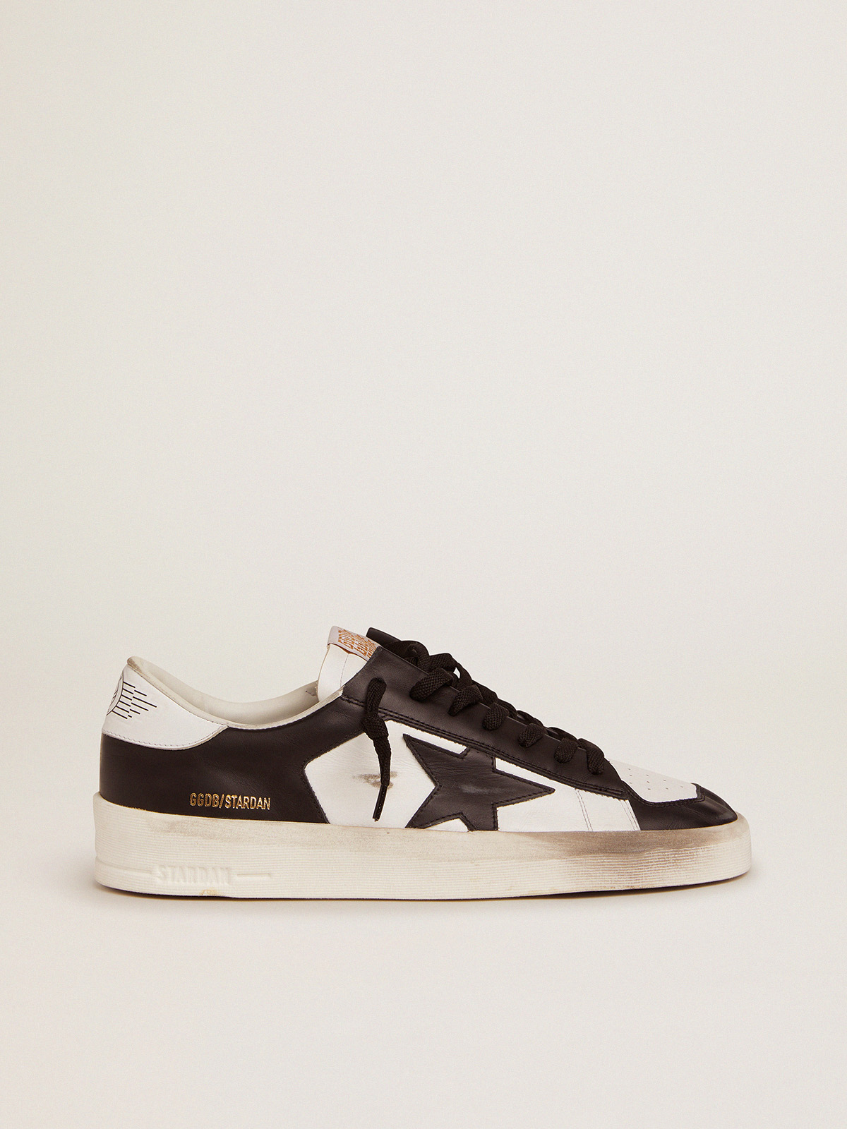 Women's Stardan sneakers in black and white leather| Golden Goose