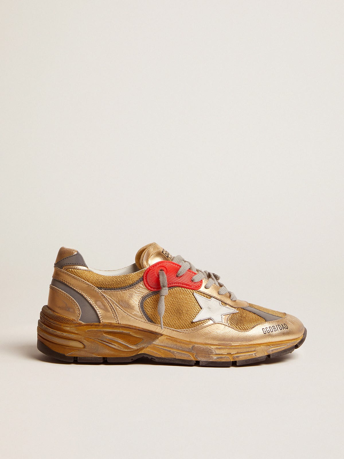 Men's Dad-Star gold with distressed finish| Golden Goose