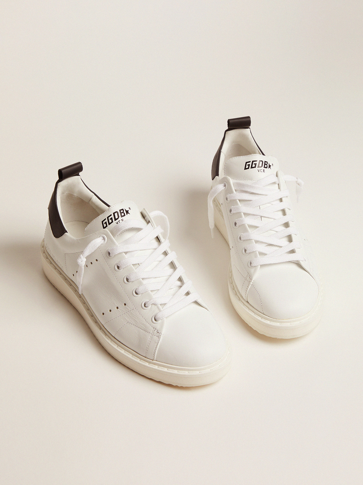 Starter sneakers in leather with black heel tab| Golden Goose