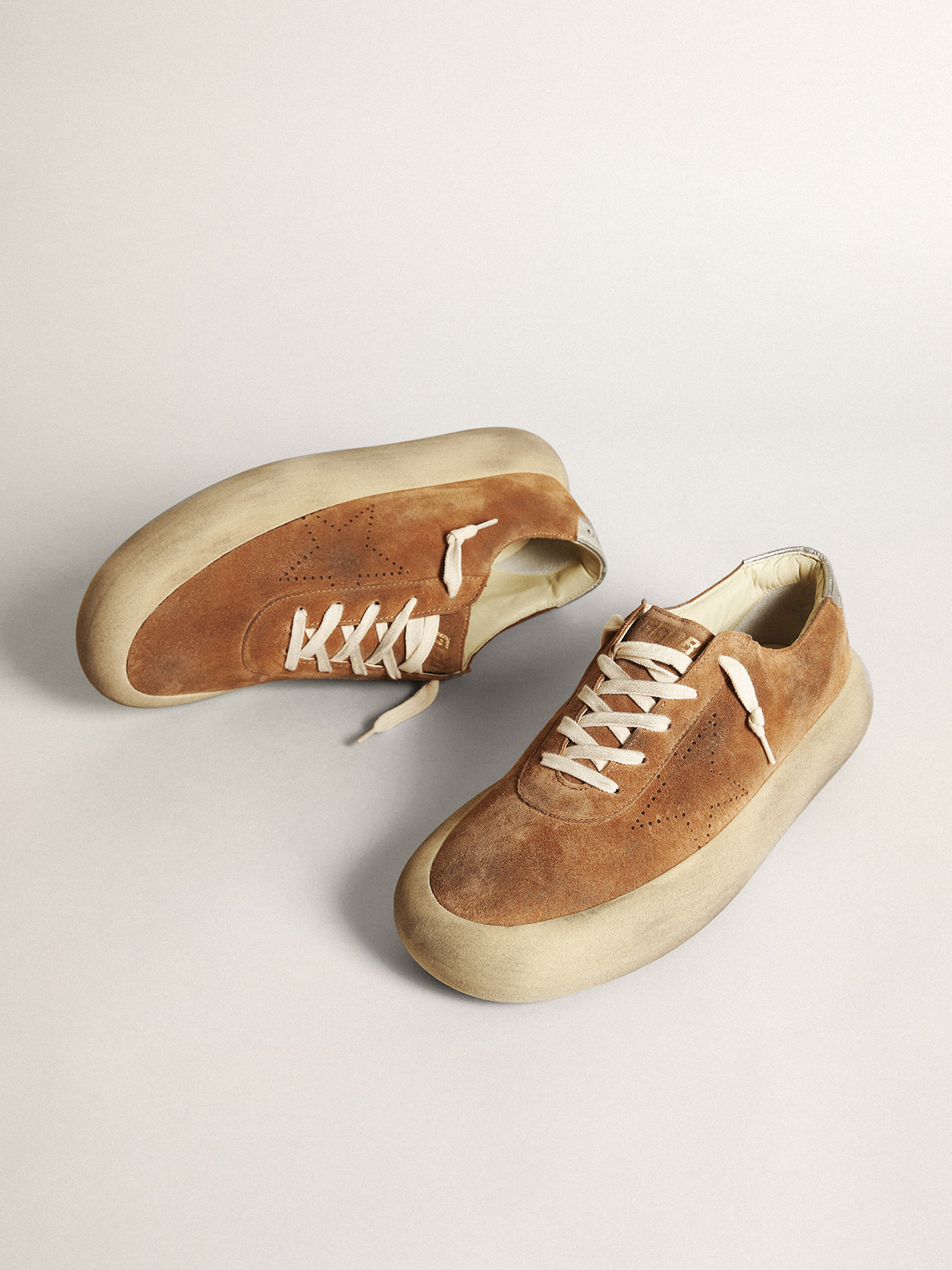 Men's Space-Star in tobacco-colored suede| Golden Goose