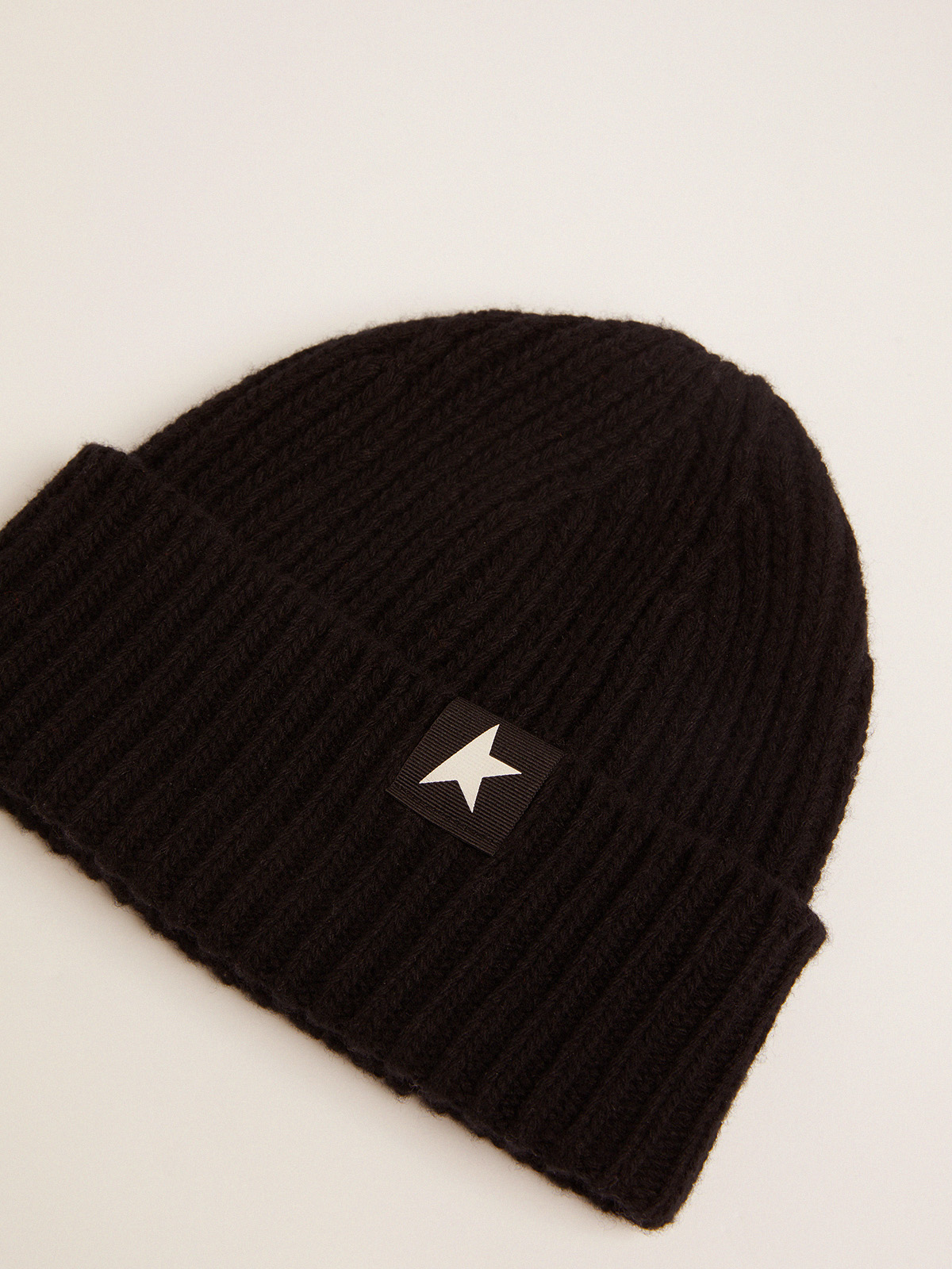 Black wool beanie with white star| Golden Goose
