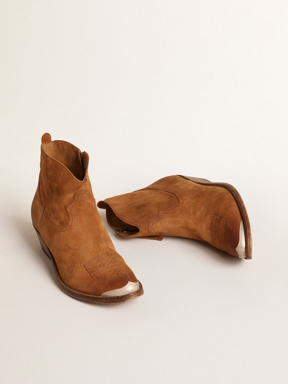 Young ankle boots in cognac-colored suede| Golden Goose