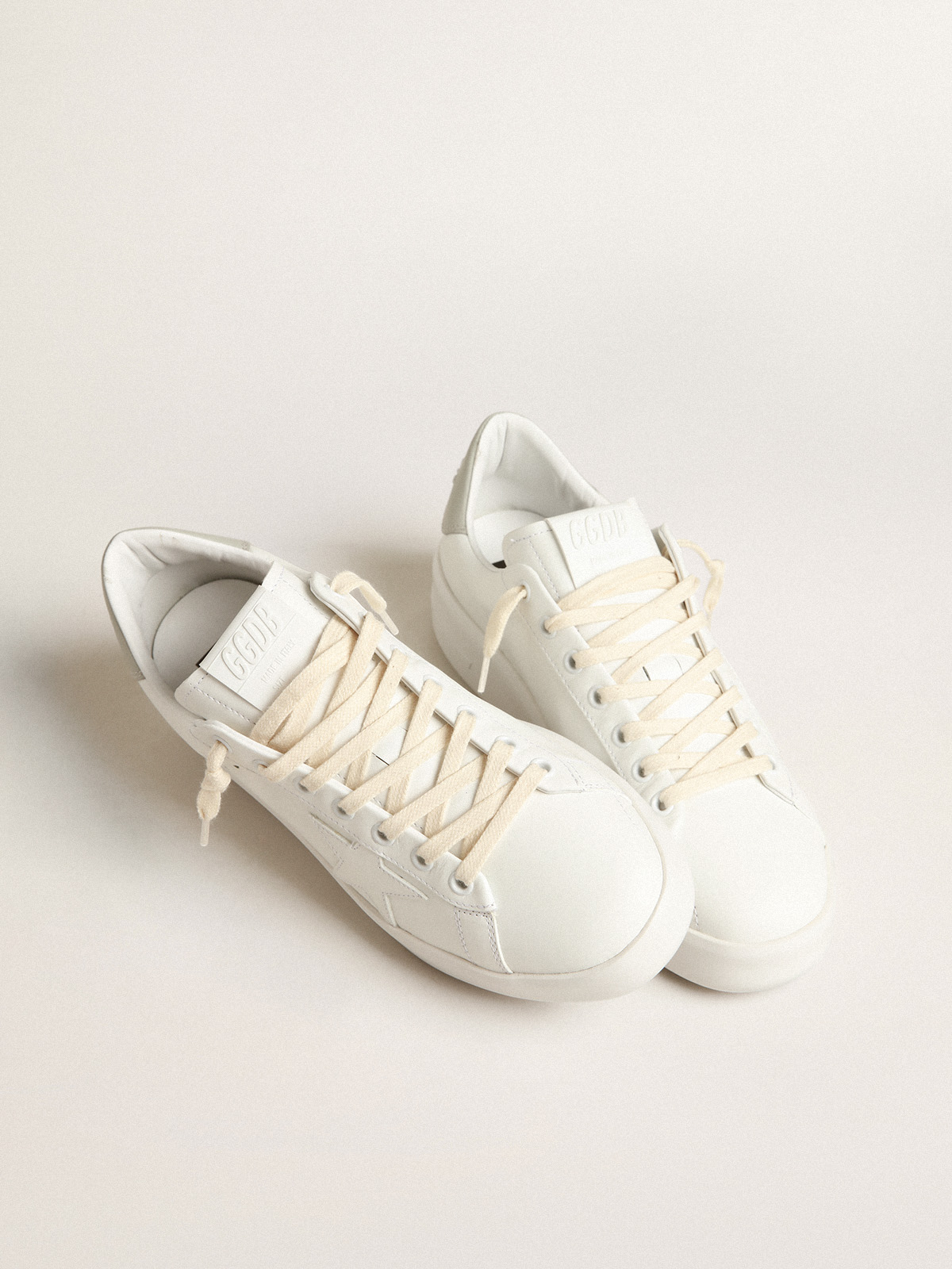 Purestar with white star and gray leather heel tab| Golden Goose