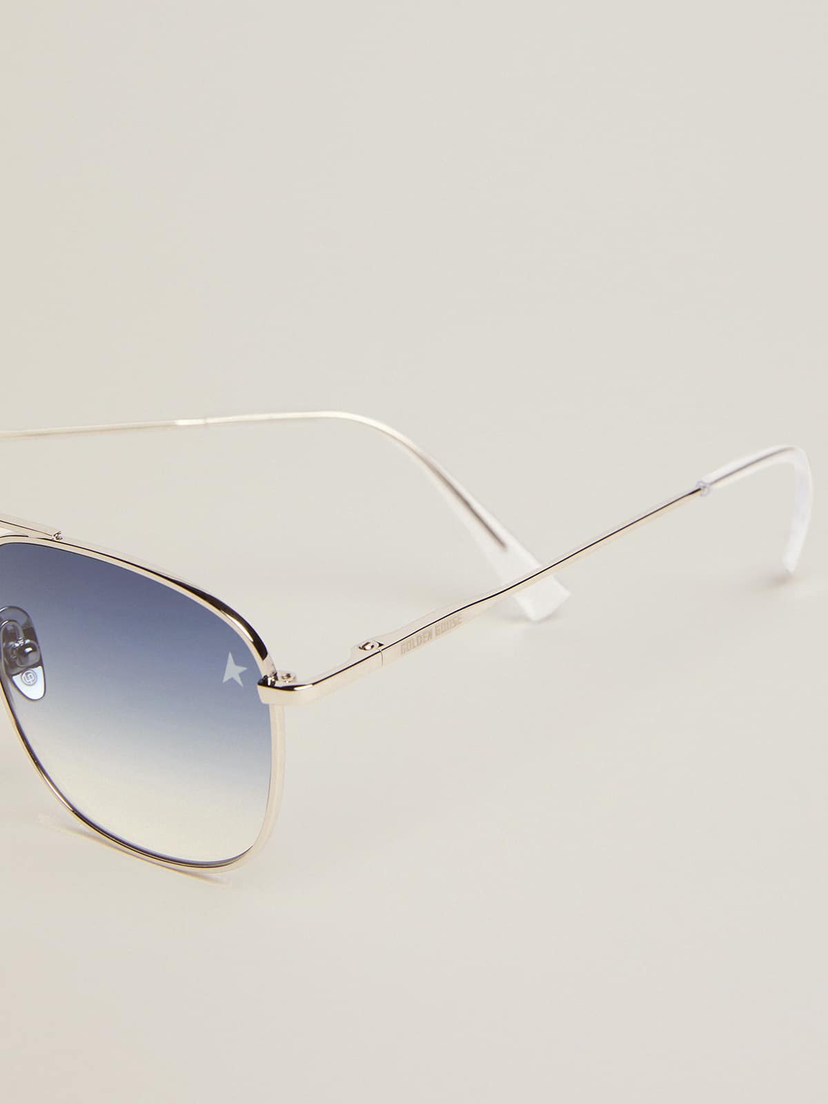 Sunframe Roger aviator model with silver frame| Golden Goose