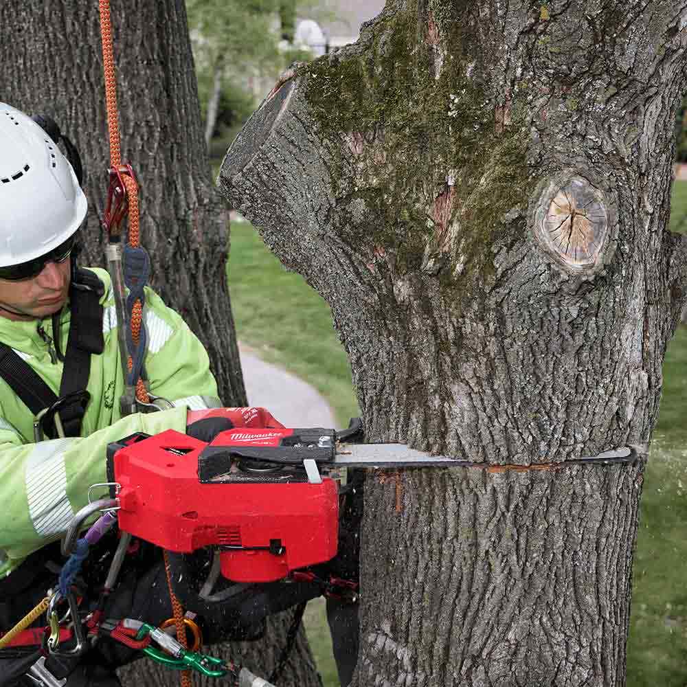 MILWAUKEE 18V FUEL™356mm ( 14") Top Handle Chainsaw Skin M18FTCHS140