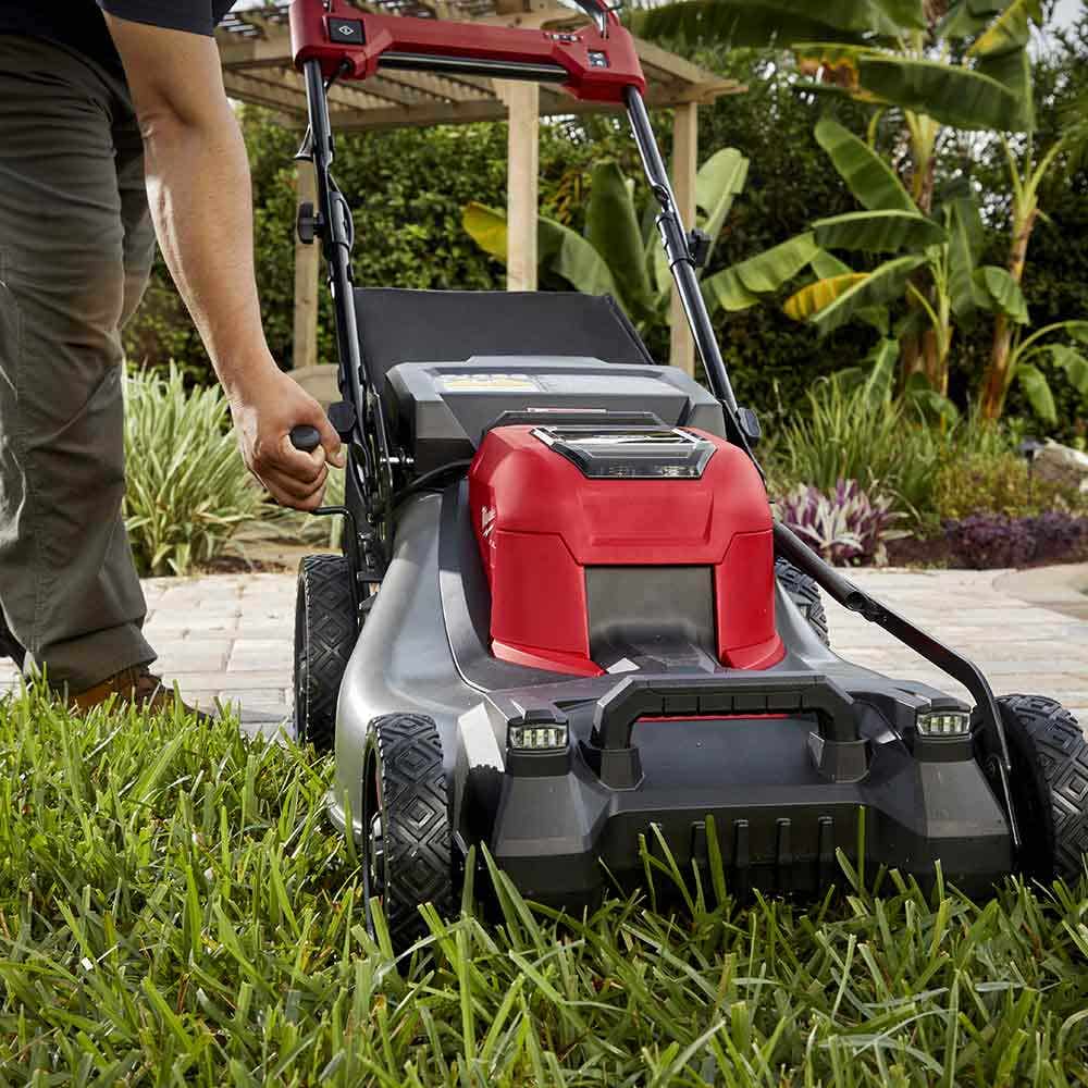 MILWAUKEE 18V FUEL™533mm (21") Self-Propelled Dual Battery Lawn Mower Skin M18F2LM210