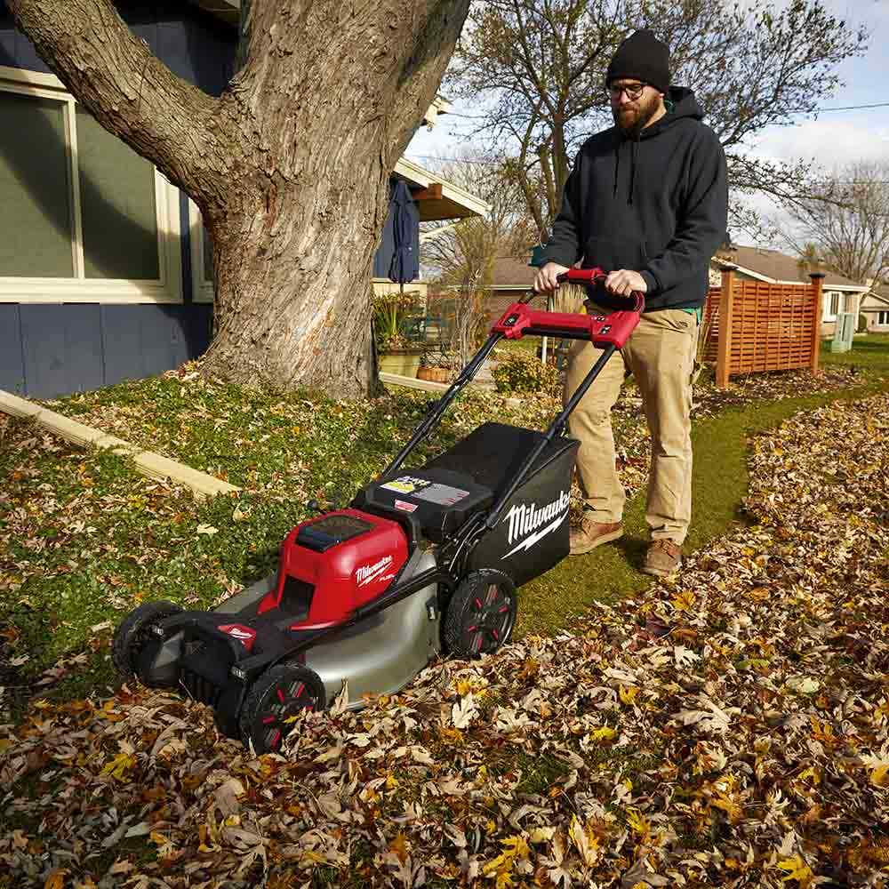 MILWAUKEE 18V FUEL™533mm (21") Self-Propelled Dual Battery Lawn Mower Skin M18F2LM210