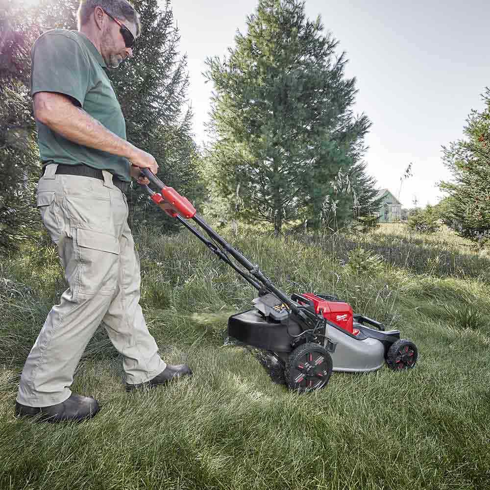 MILWAUKEE 18V FUEL™533mm (21") Self-Propelled Dual Battery Lawn Mower Skin M18F2LM210