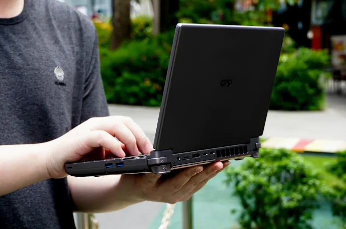 GPD WIN Max 2 2025 Handheld Gaming PC AI 9 HX 370