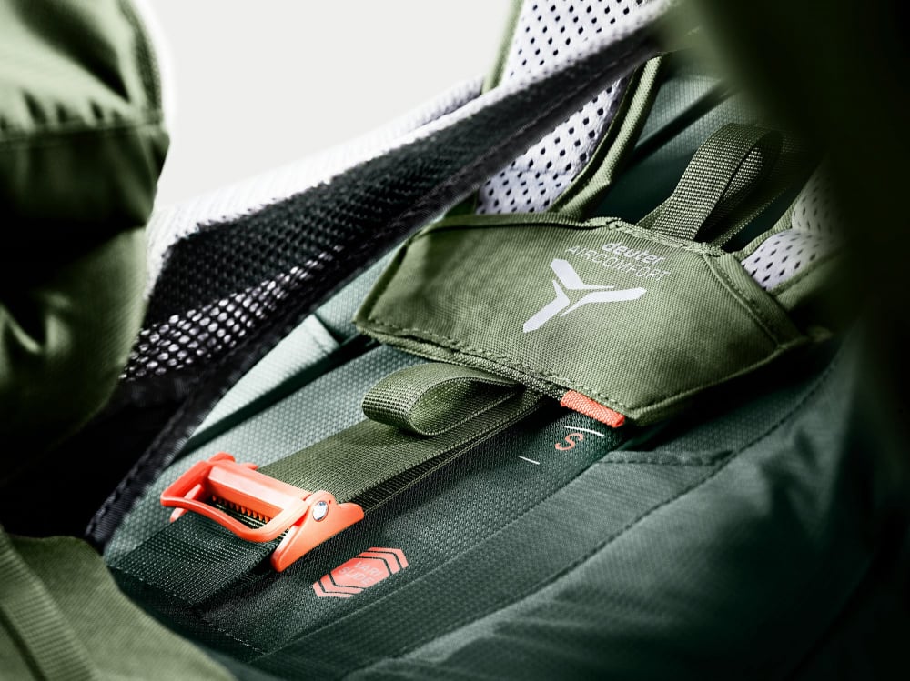 Deuter Men's Futura Air Trek 50+10 Ivy-Khaki