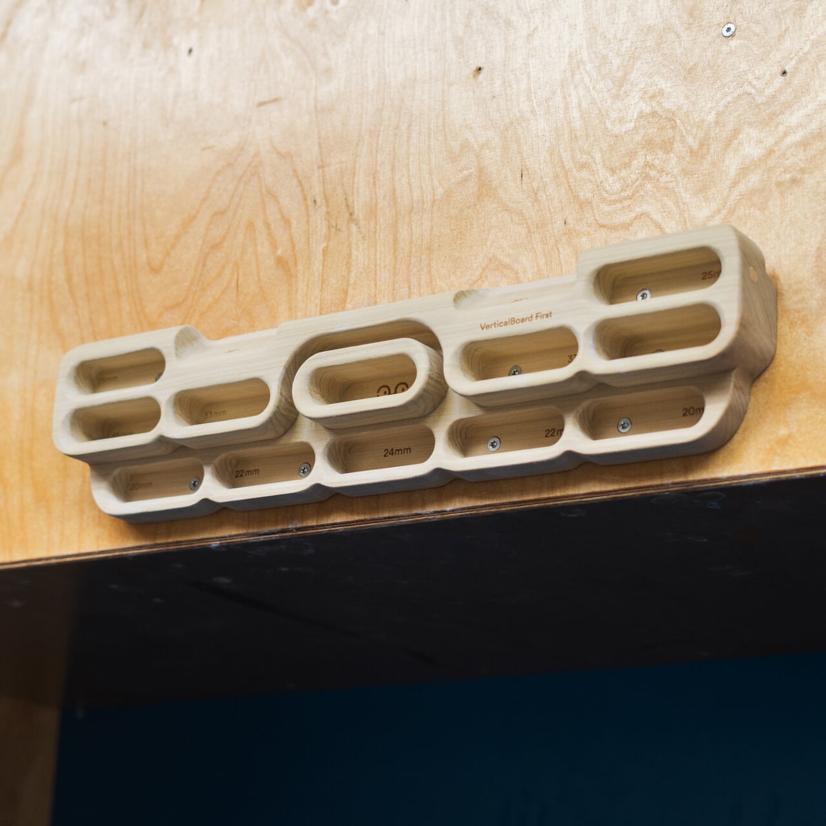 Y&Y Verticalboard First Wood