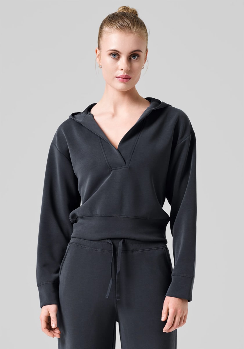 Casall Peachy V-Neck Hoodie Almost Black