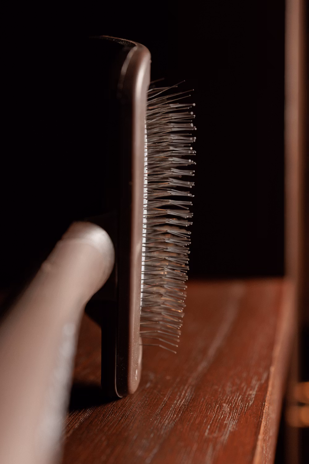 Velcro cleaning brush brown