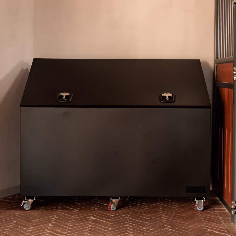 Aluminium horse feed bin with wheels black size L