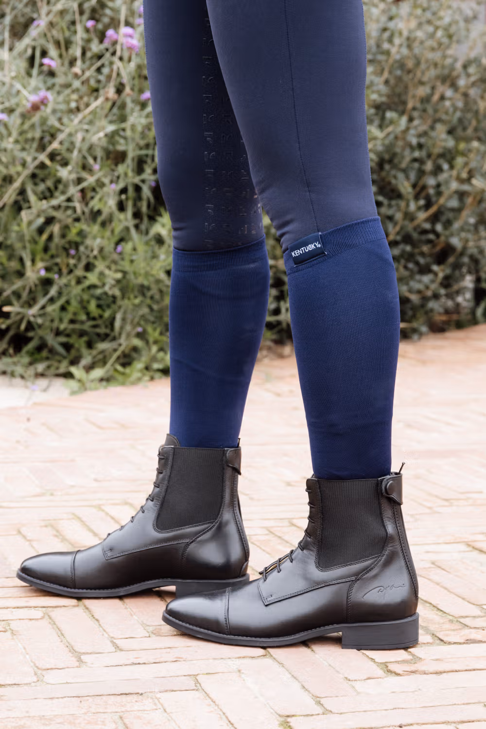 Short Boots front laces black size 40