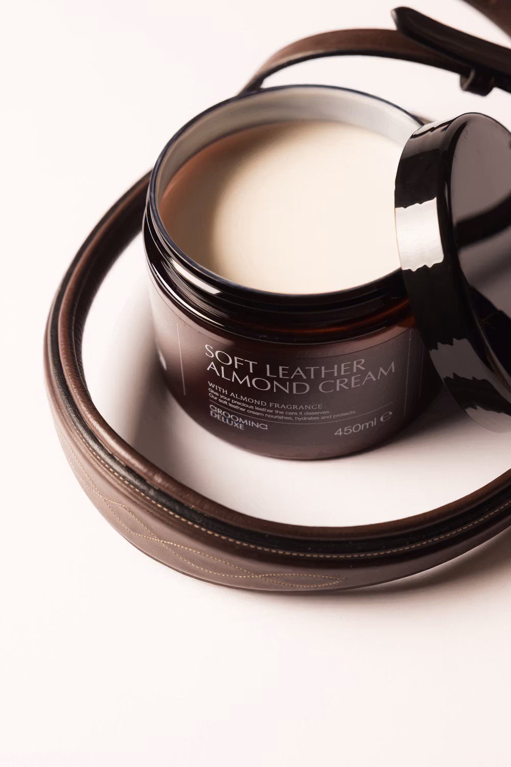Soft Leather cream Almond 450ml
