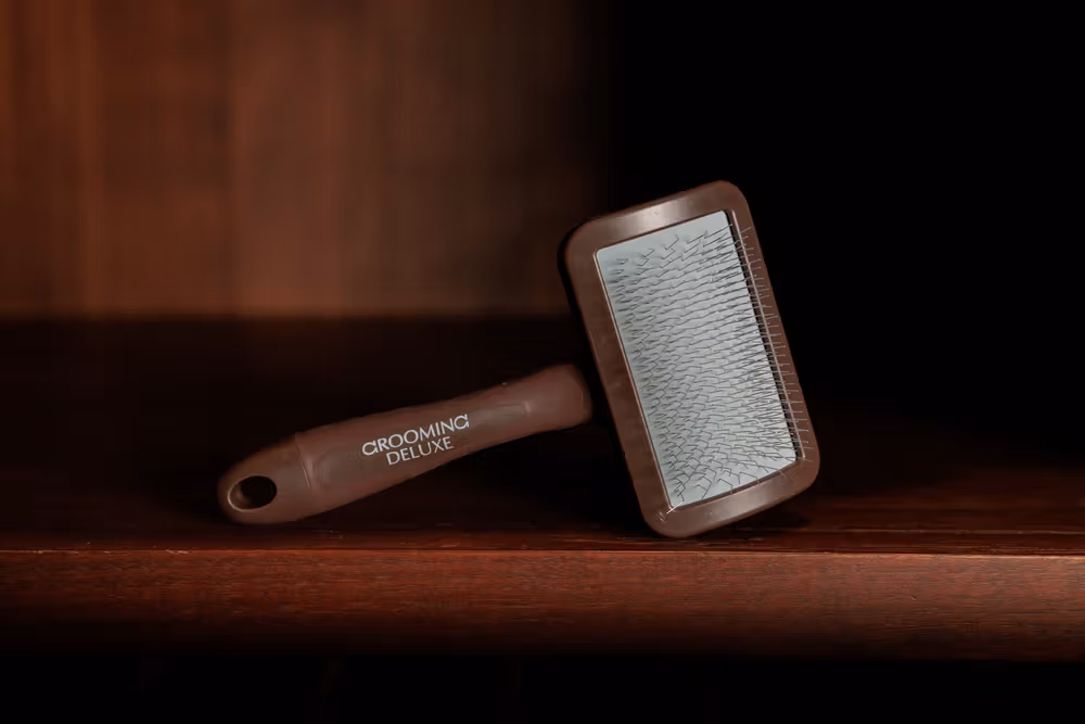 Velcro cleaning brush brown