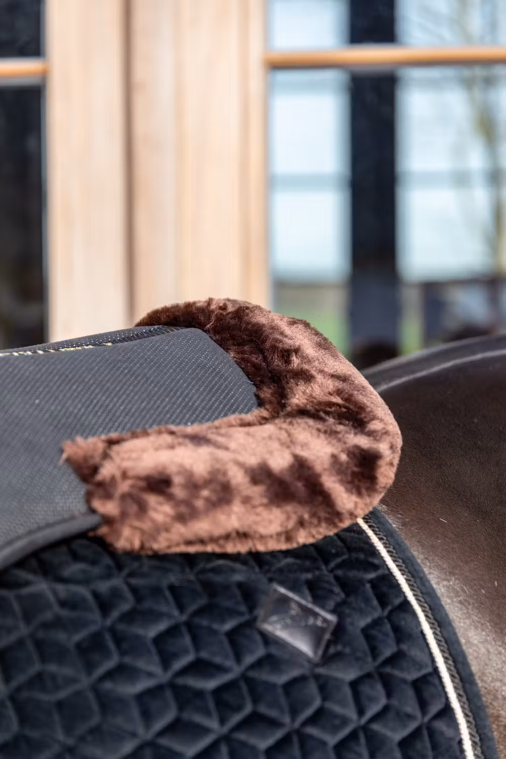 Brown Sheepskin Anatomic Half Pad Absorb Black