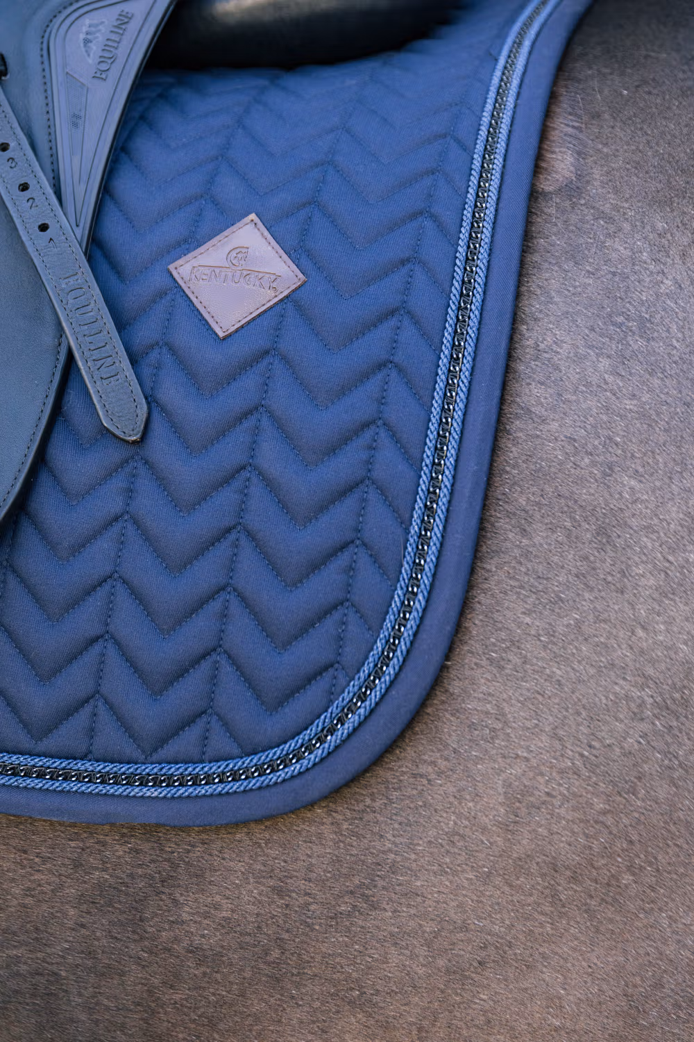 Saddle Pad with metal chain dressage navy